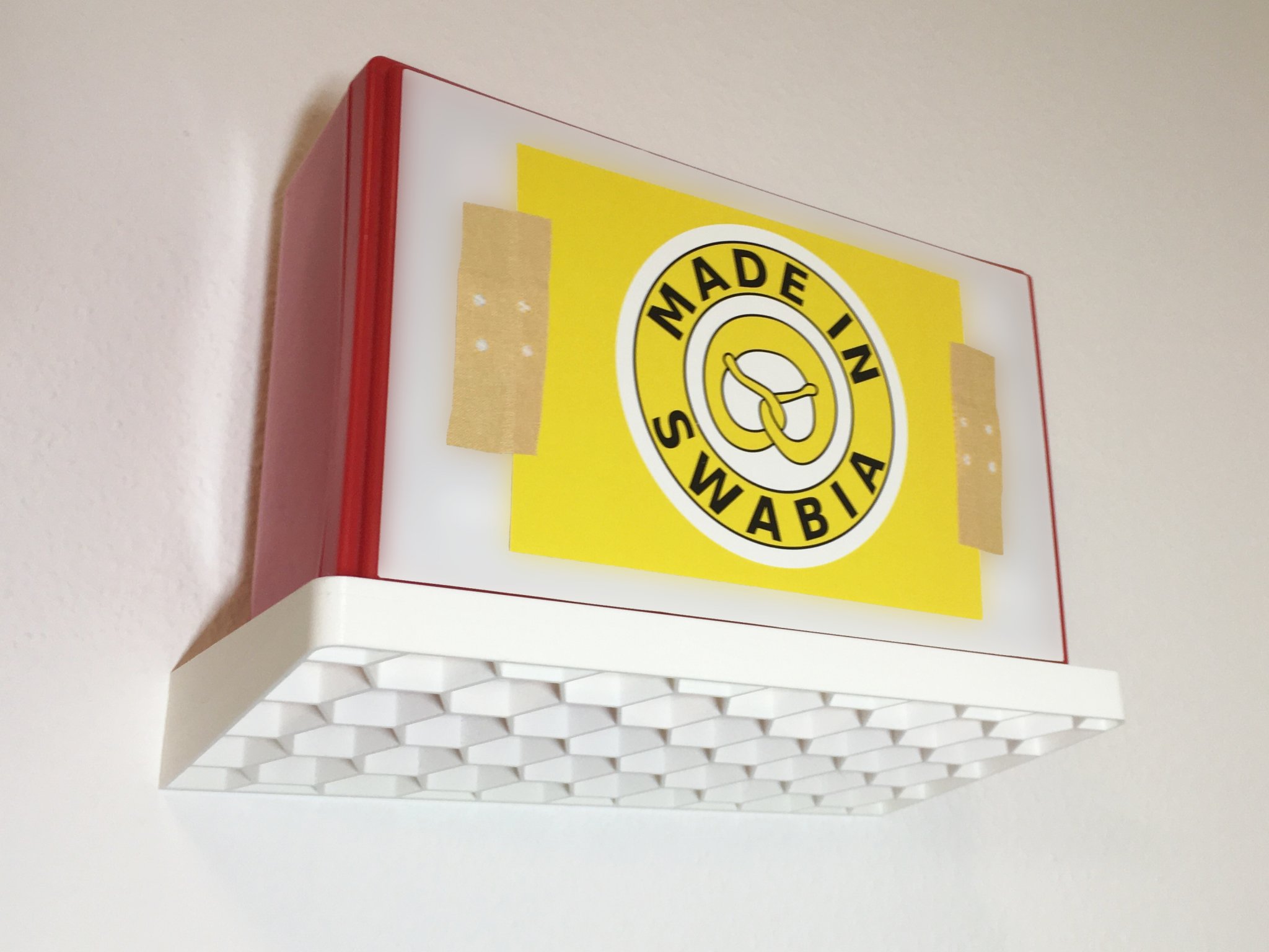 Kệ hình lục giác với chỗ để bộ dụng cụ sơ cứu