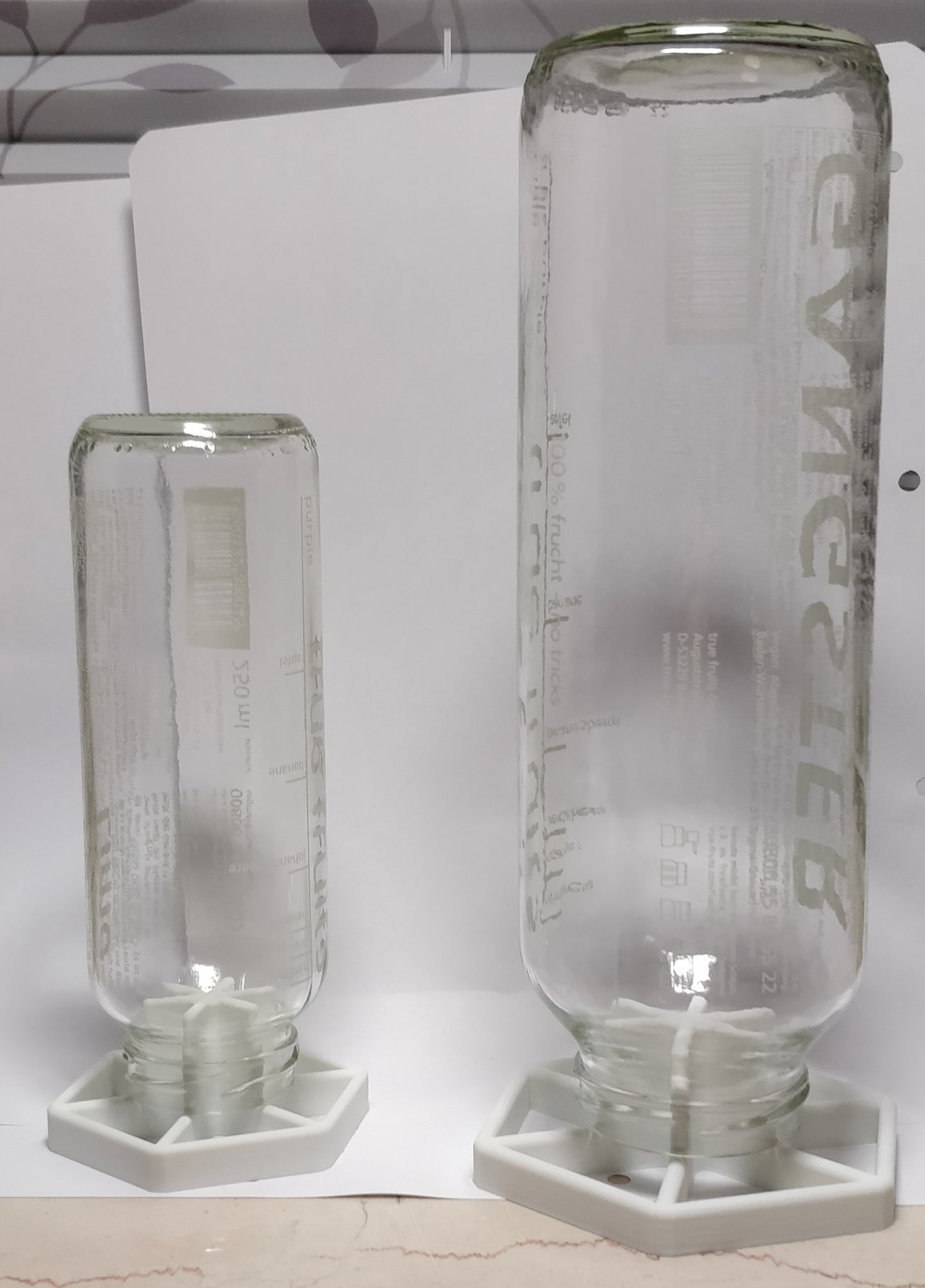 Giá đỡ để làm khô chai true fruits sau khi rửa