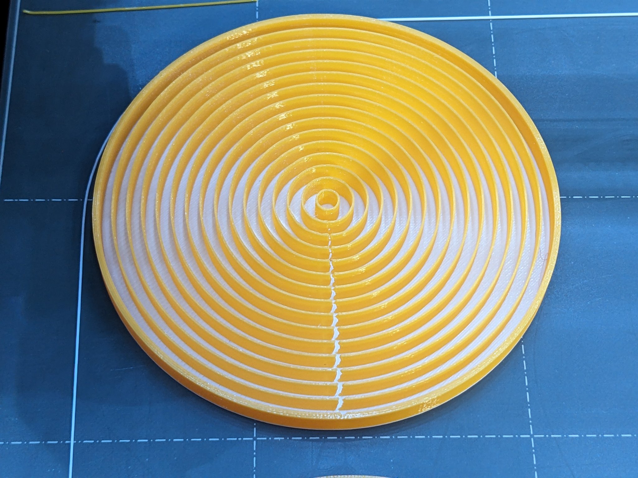 Giá đỡ ly tối giản với nhiều họa tiết khác nhau