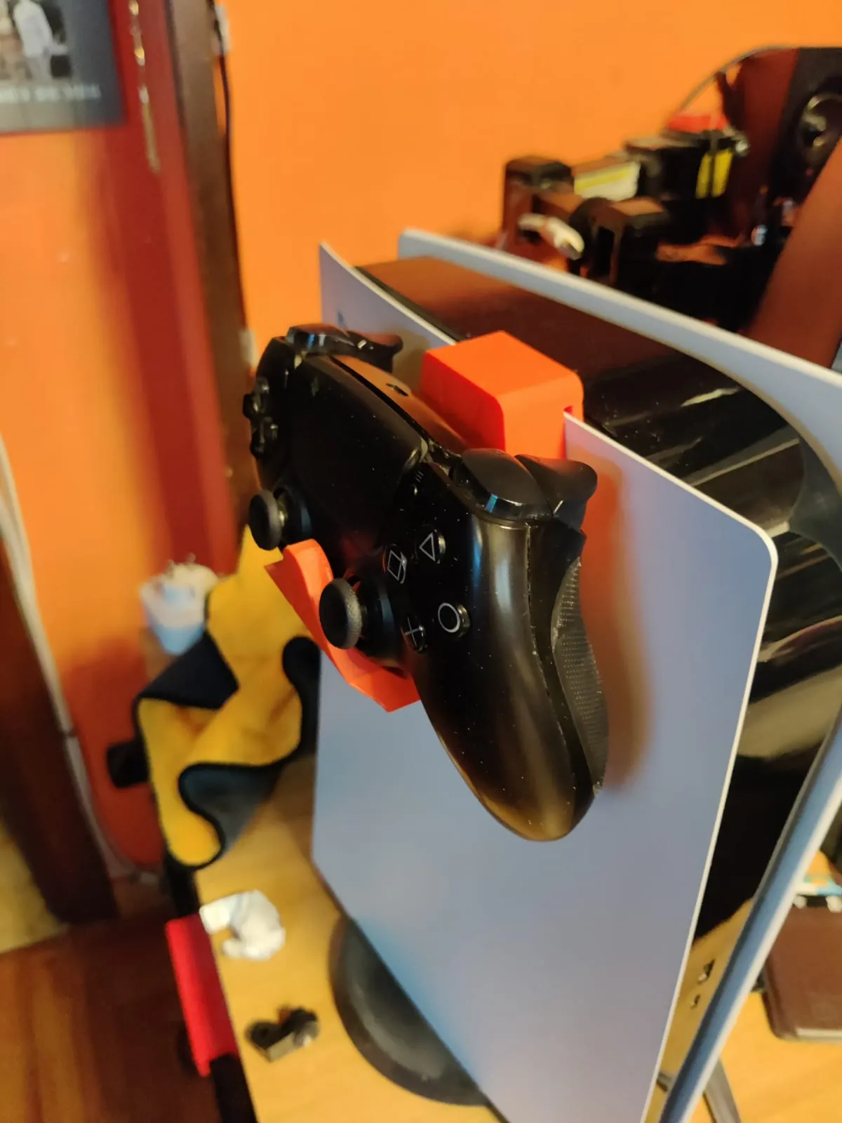 Giá đỡ DualSense với 4 phiên bản cho PS5