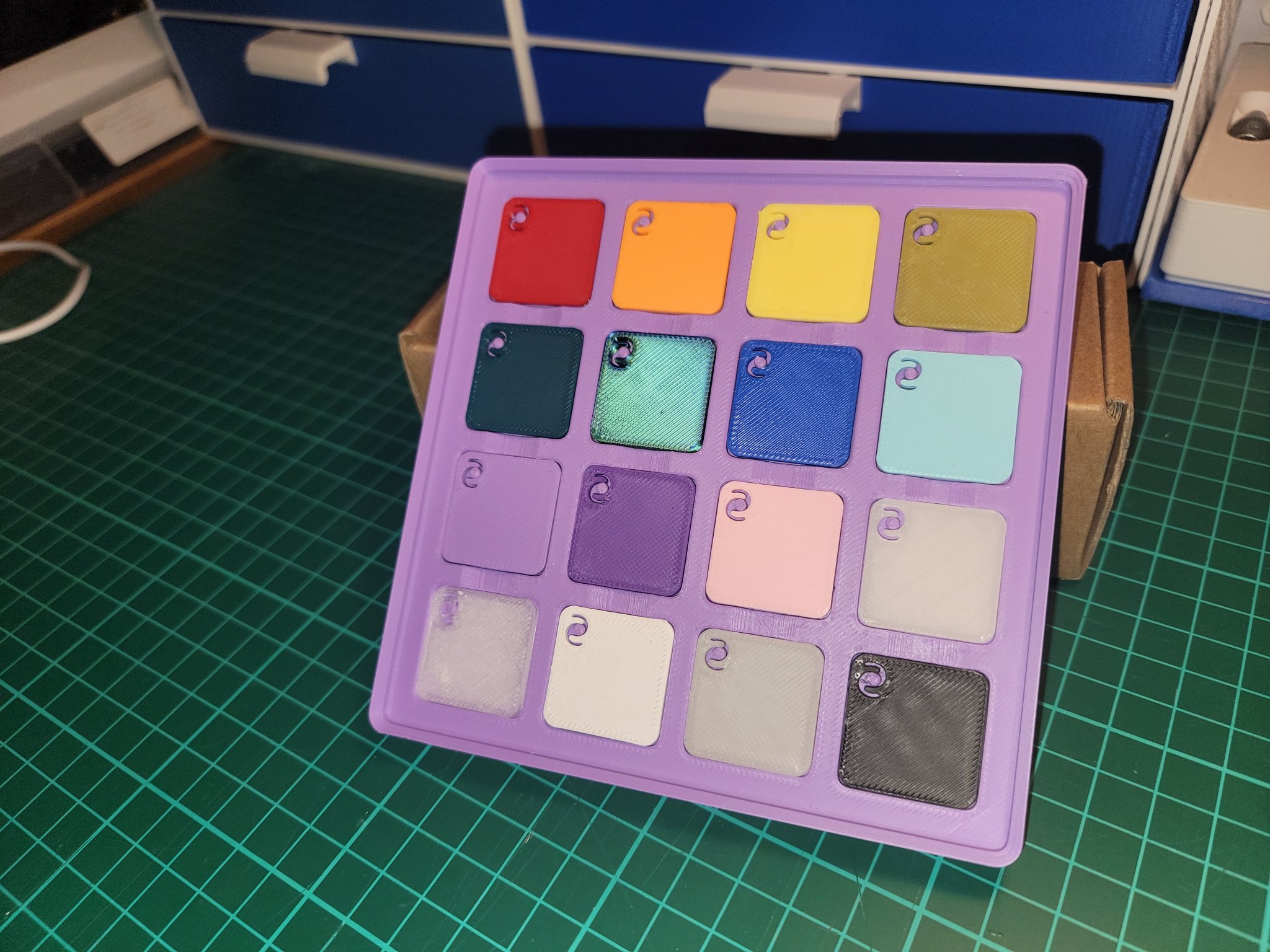 Giá đỡ mẫu filament Bambu Lab cho bộ Gridfinity