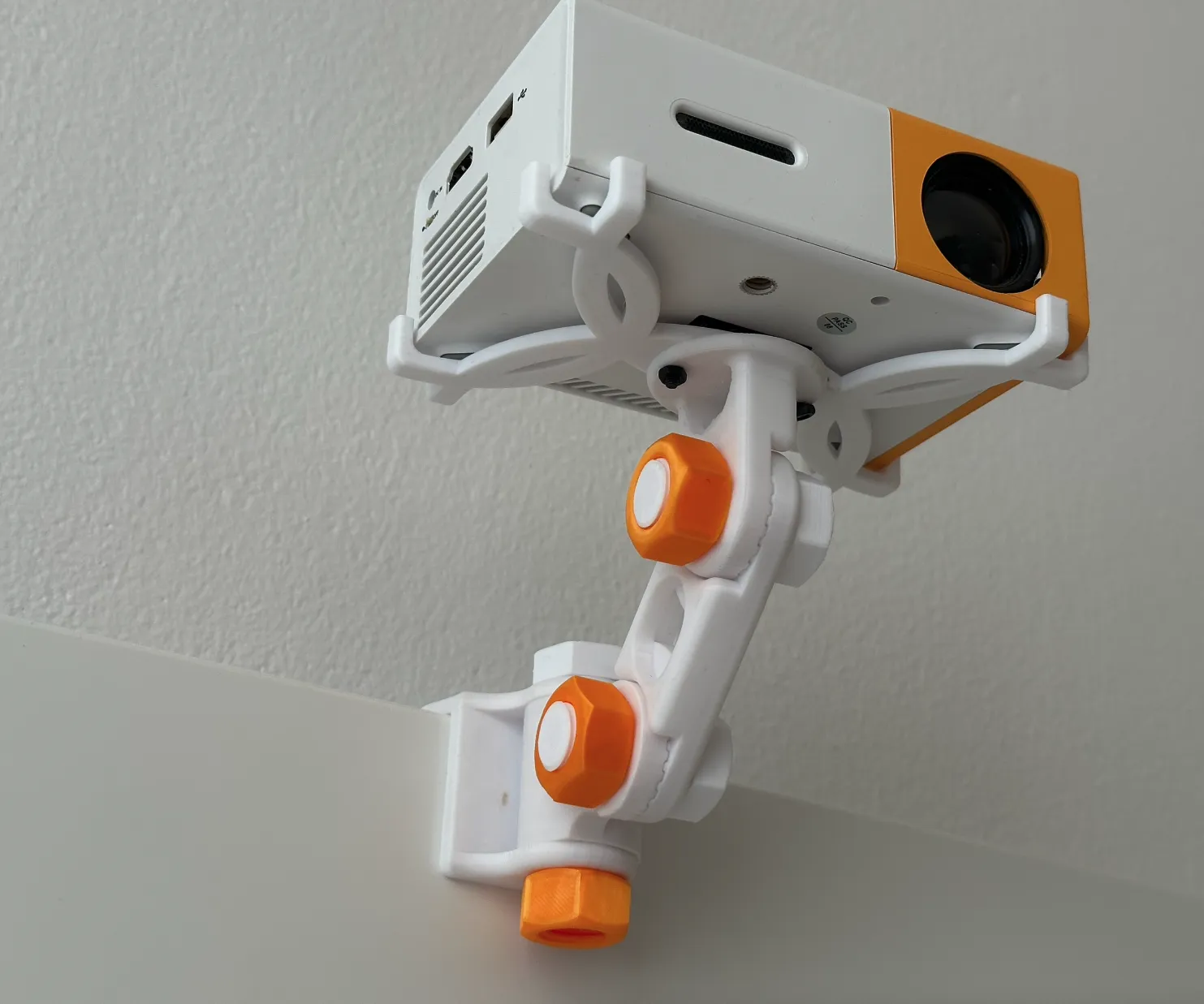 Giá đỡ đèn LED gắn giường IKEA Malm