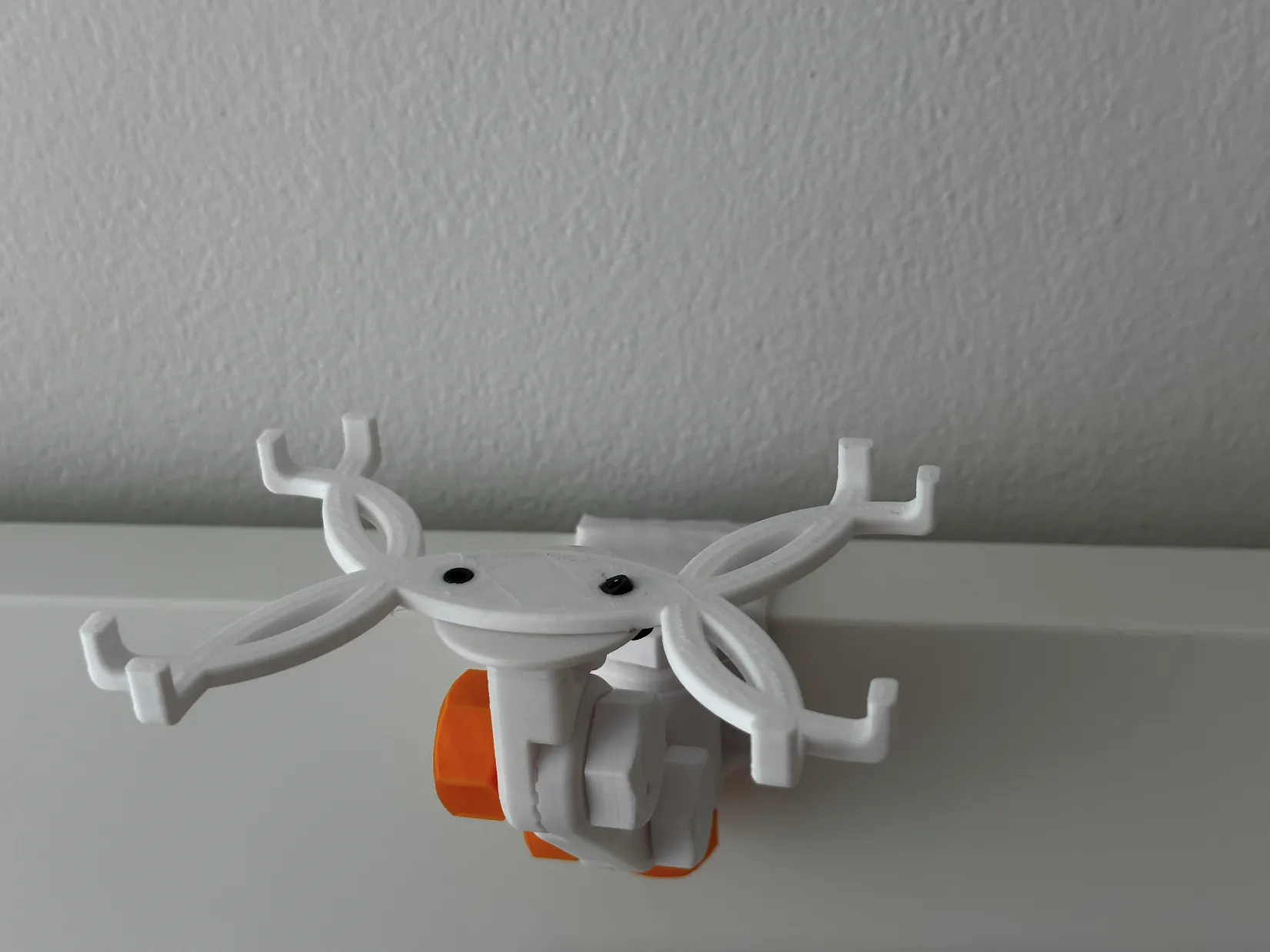 Giá đỡ đèn LED gắn giường IKEA Malm