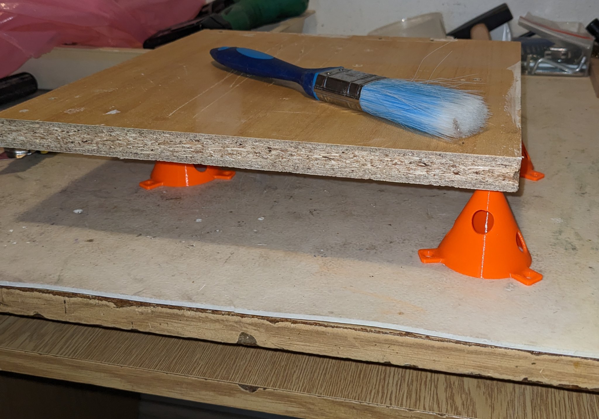 Giá đỡ tranh 5cm với 4 lỗ hỗ trợ vị trí