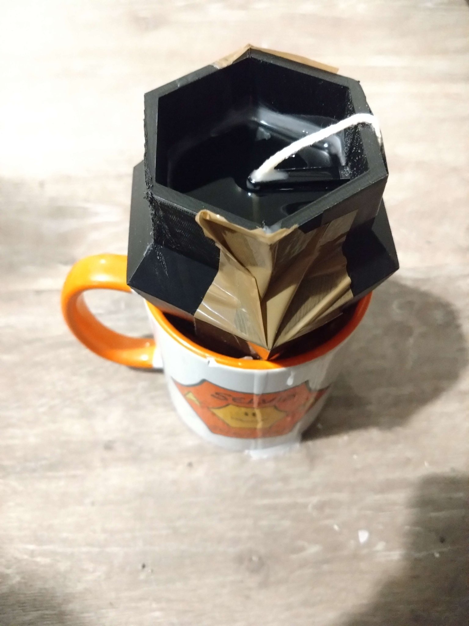 Khuôn nến hình cây thông Giáng sinh tự làm