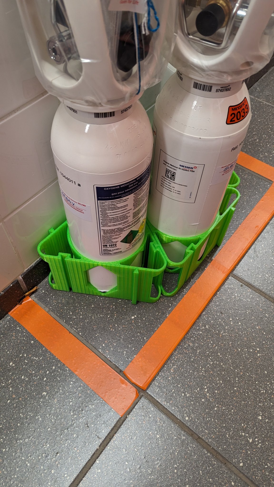 Giá đỡ bình oxy 5L đứng cho y tế