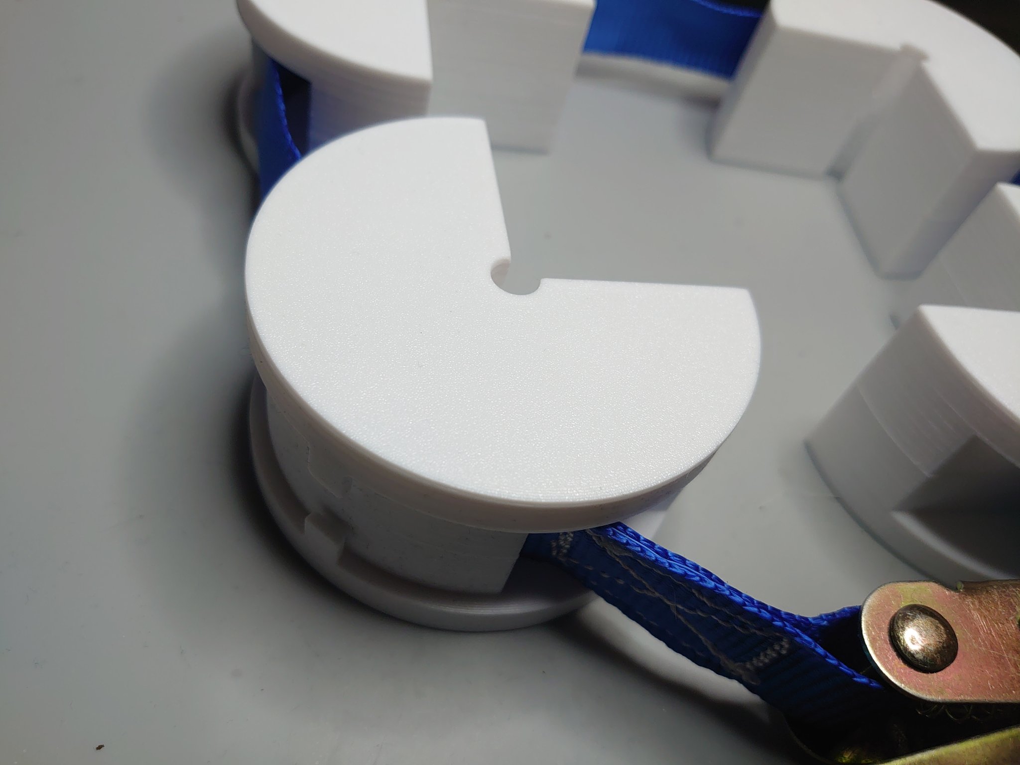 Công cụ hỗ trợ dán vật hình chữ nhật bằng dây đai