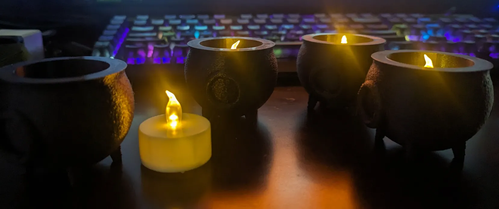 Giá đỡ nến hình vạc - bồn sâu hơn