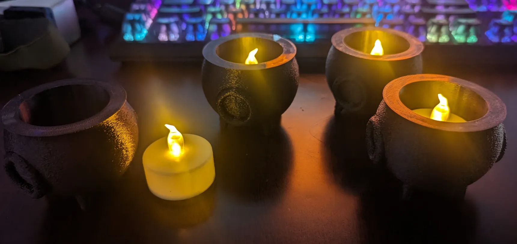 Giá đỡ nến hình vạc - bồn sâu hơn