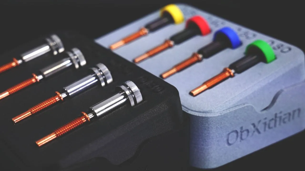 Hộp đựng vòi phun Revo bảo vệ và trưng bày hấp dẫn