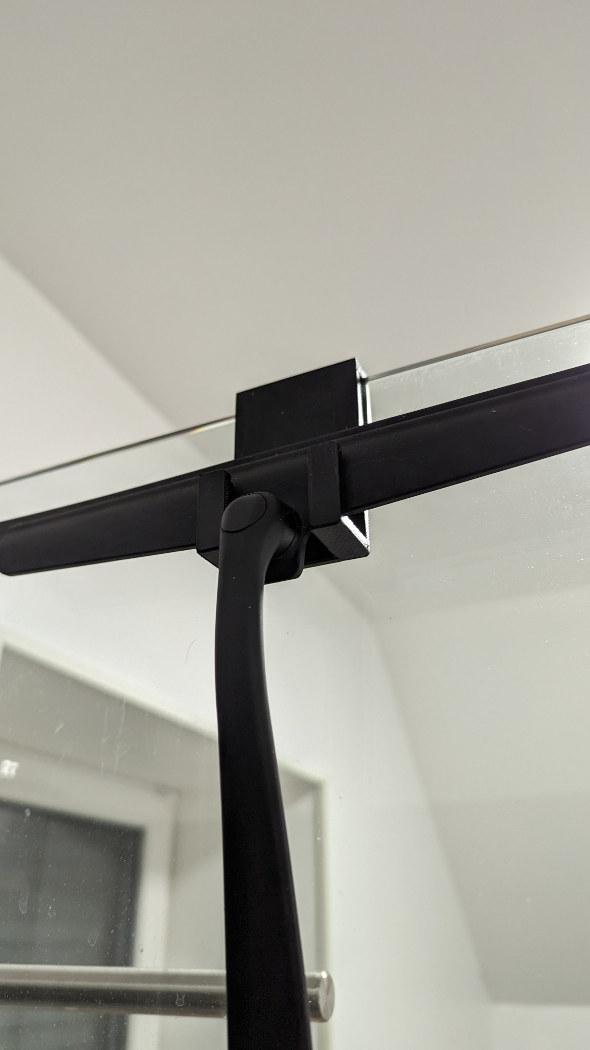 Giá đỡ gạt nước cửa phòng tắm