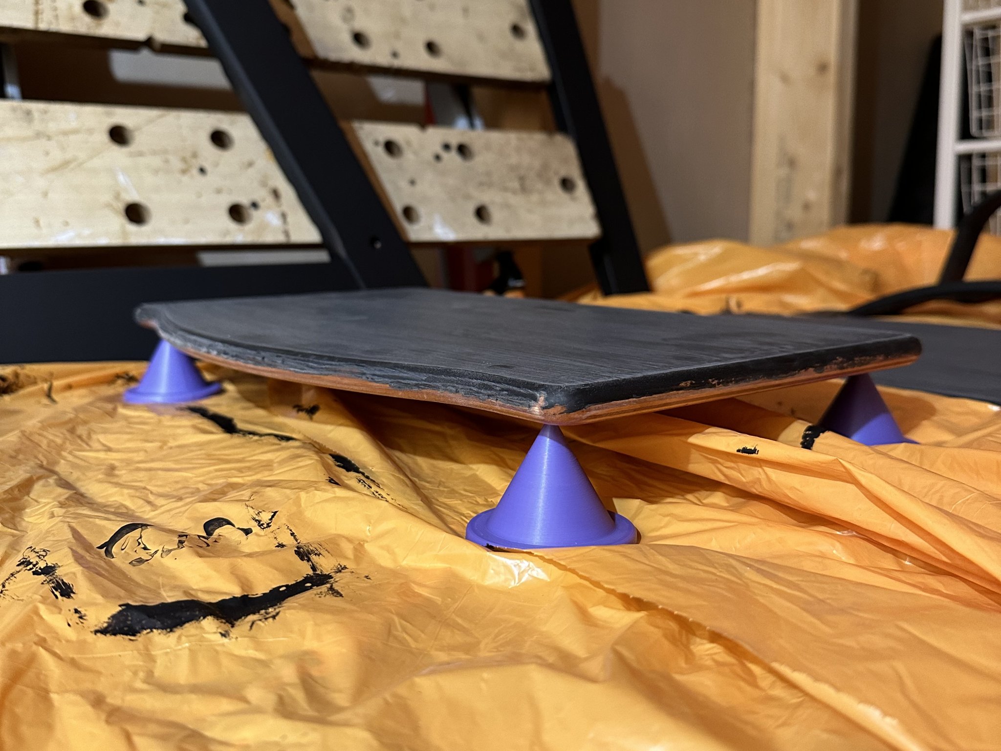 Giá đỡ an toàn cho dự án sơn hình nón/pyramid