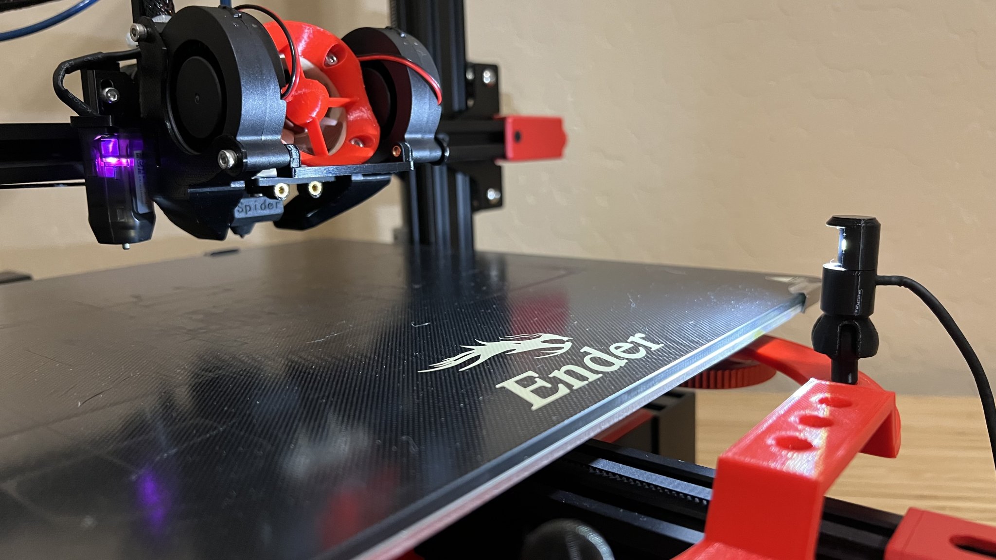 Đèn LED USB "chìa khóa" gắn với khớp cầu