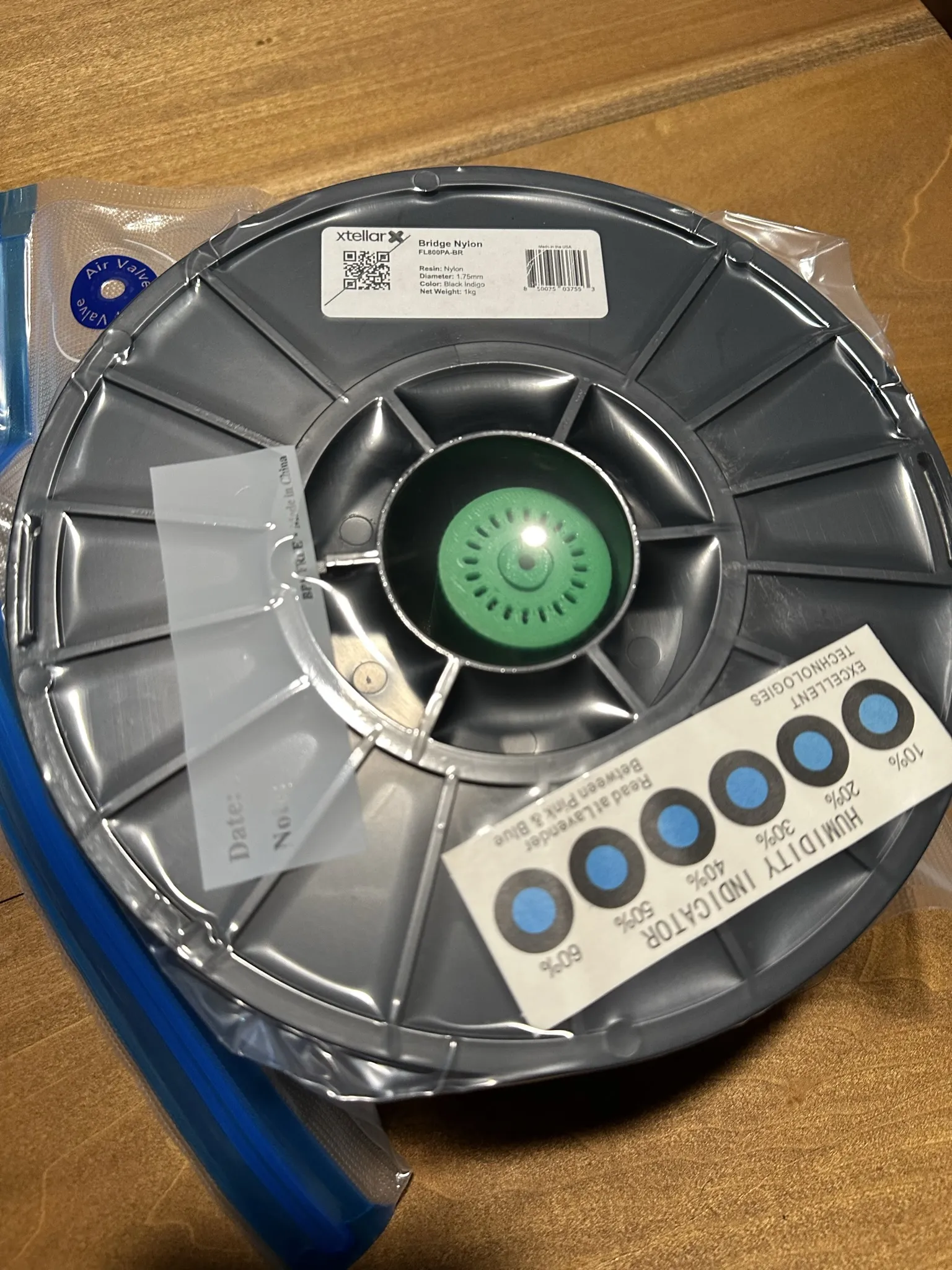 Giá đỡ hút ẩm cho cuộn filament bên trong