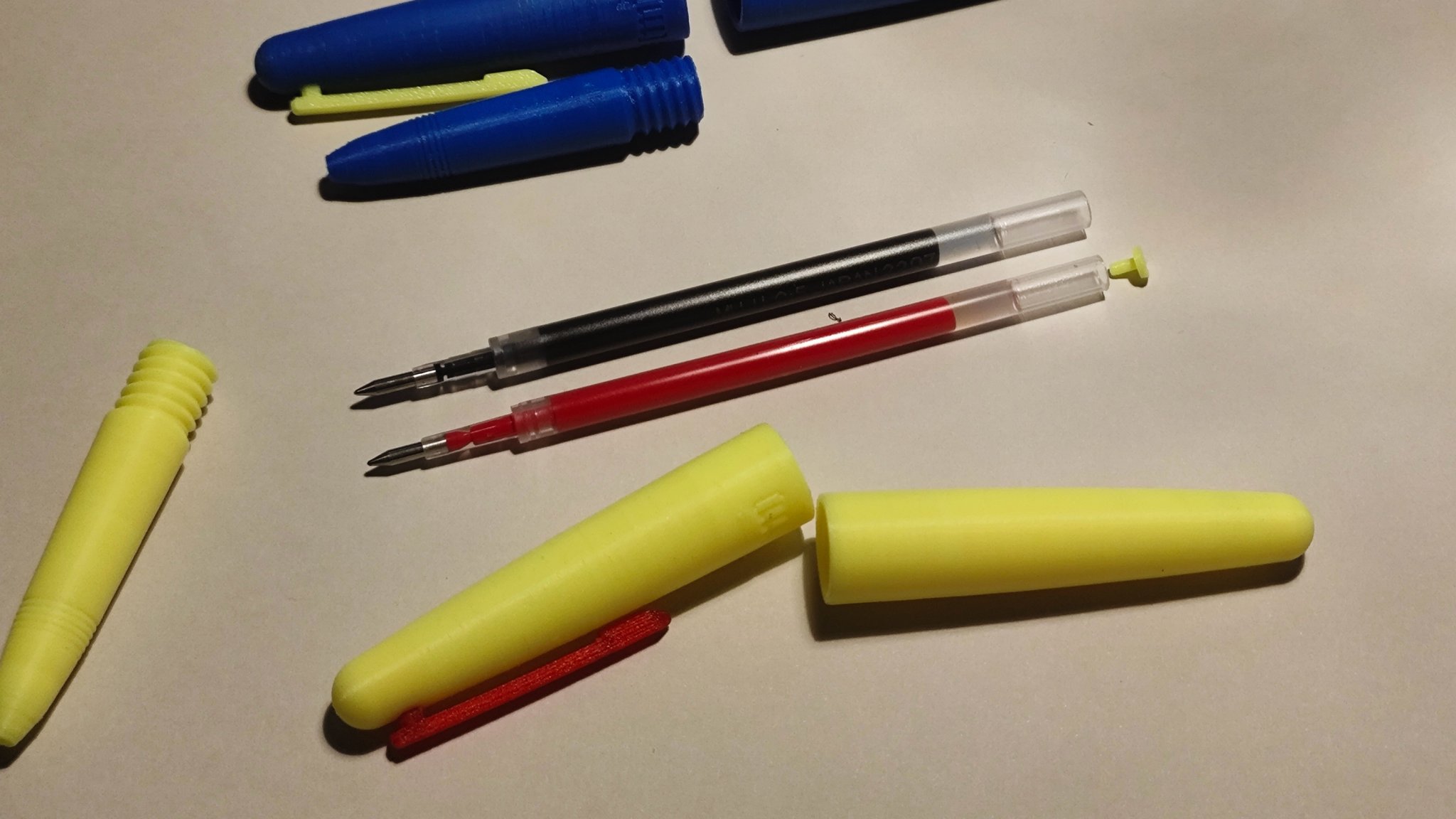 Bút bi Rollerball #2 với cảm giác cầm nắm tuyệt vời