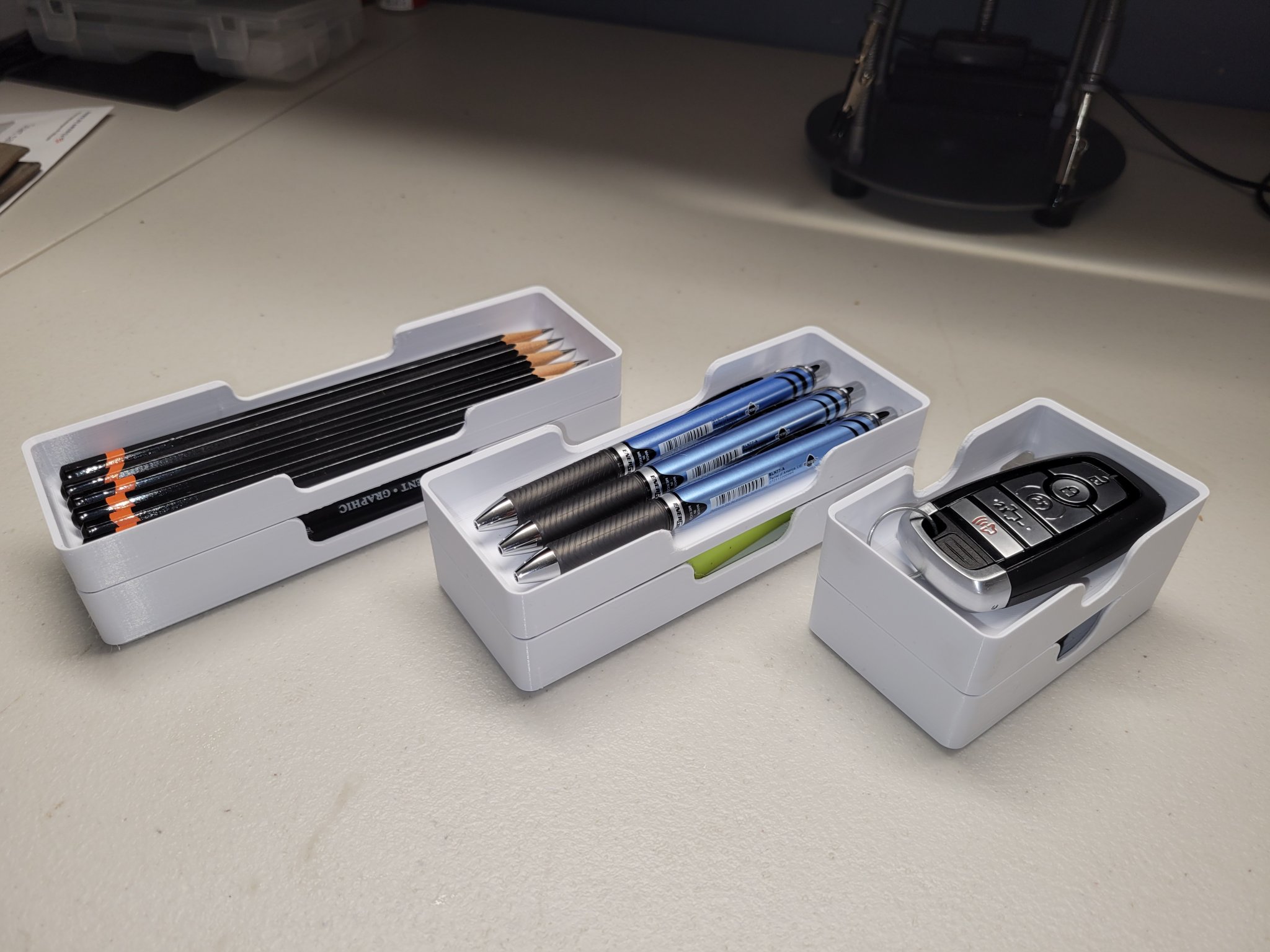 Khay phụ kiện xếp chồng cho bút và vật nhỏ