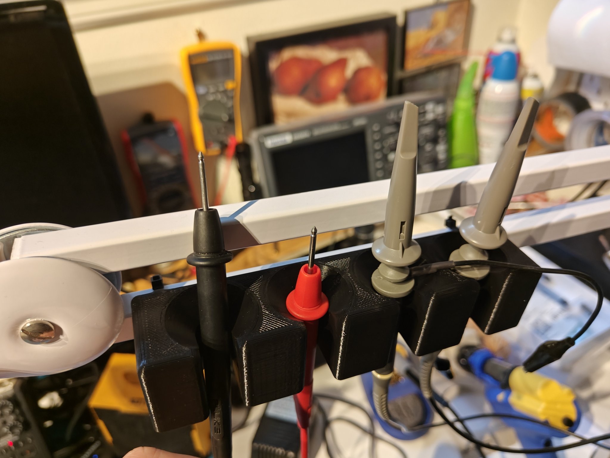 Giá đỡ đầu dò cho thiết bị đo điện tử