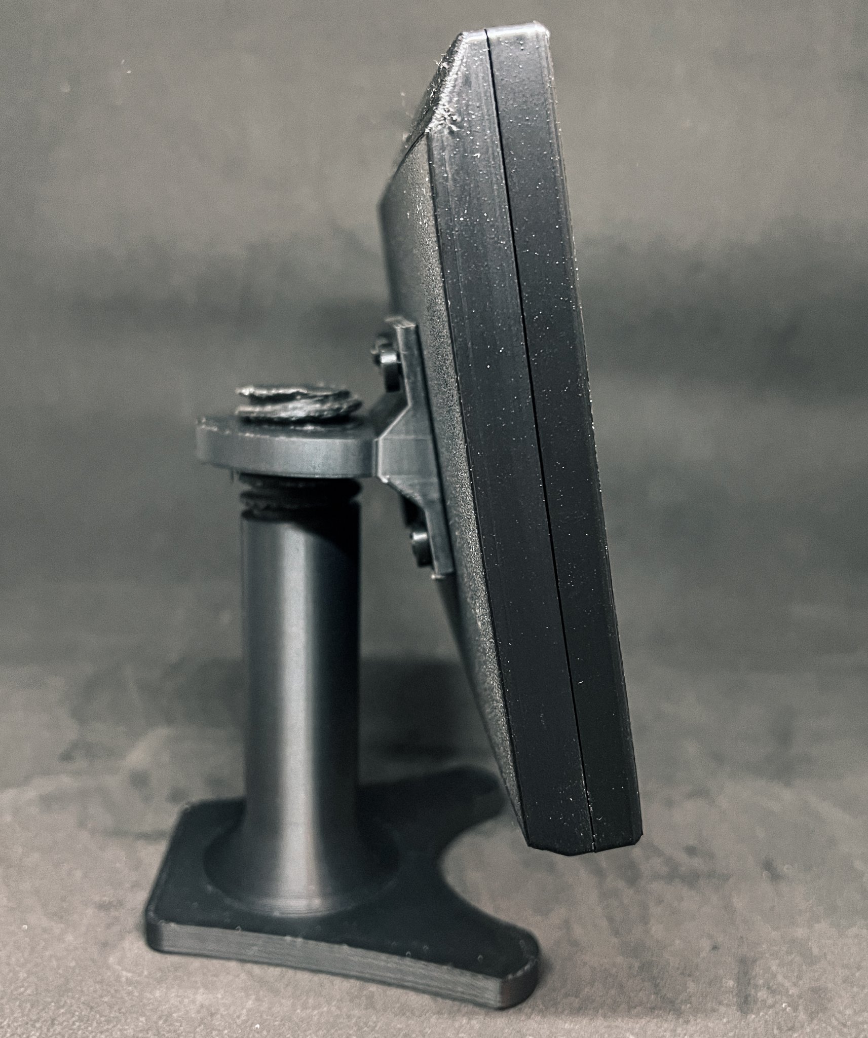 Giá đỡ màn hình cho Raspberry Pi kiểu máy tính mini