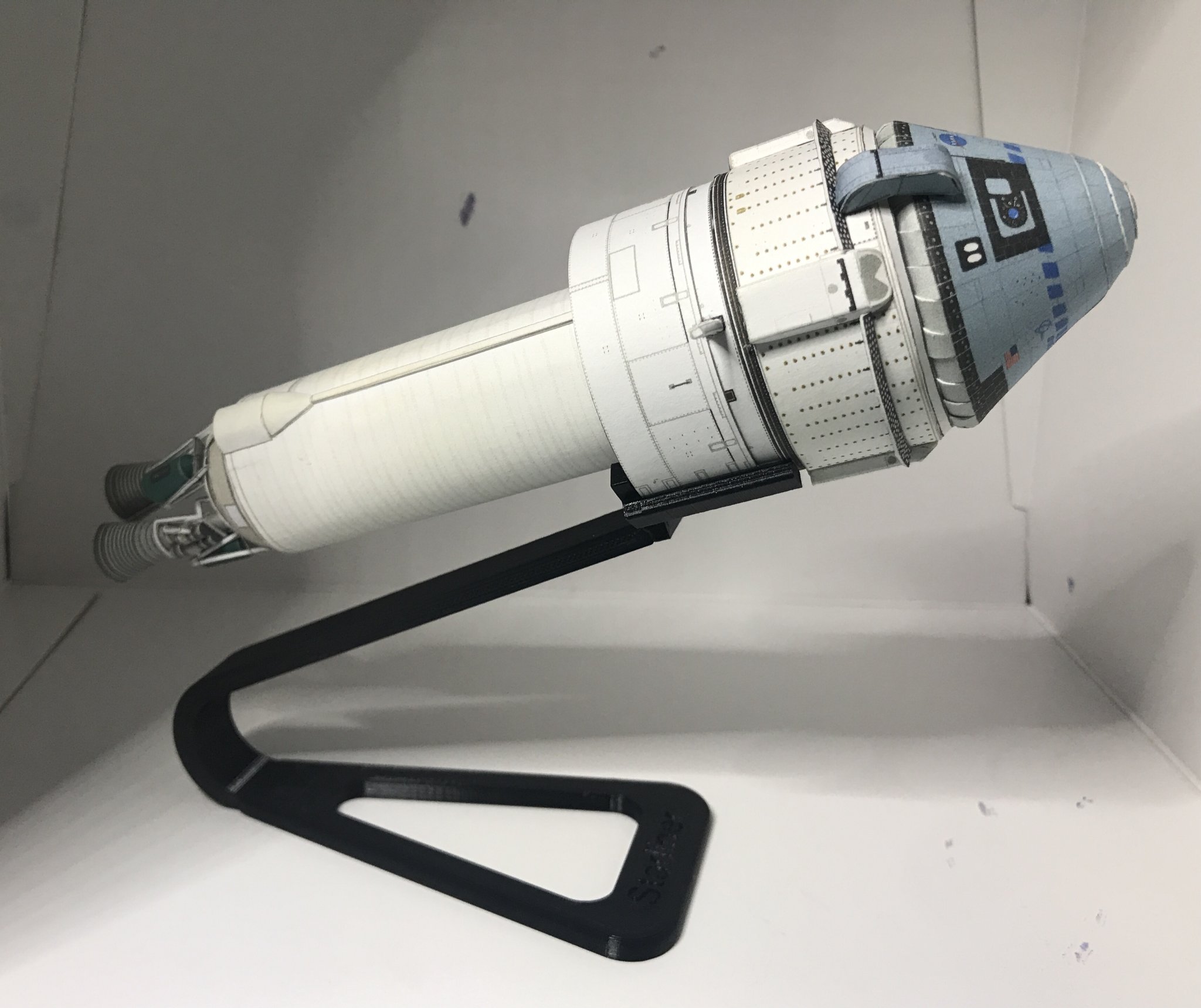 Giá đỡ hiển thị cho mô hình AXM Starliner/Centaur