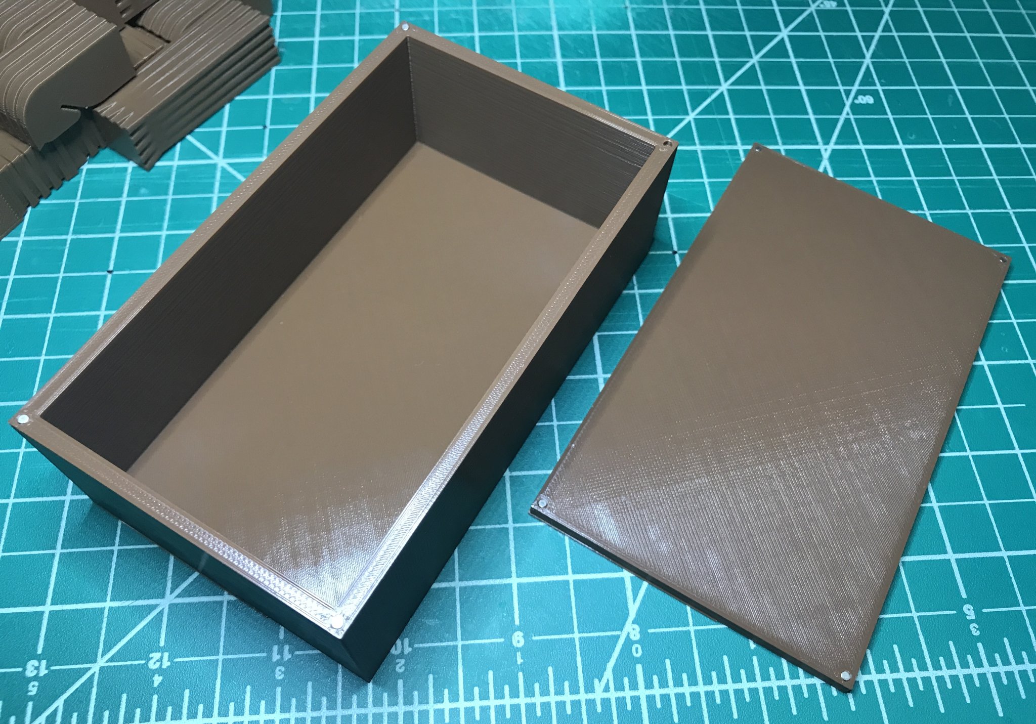 Hộp đựng quân cờ tối giản của Sebastien