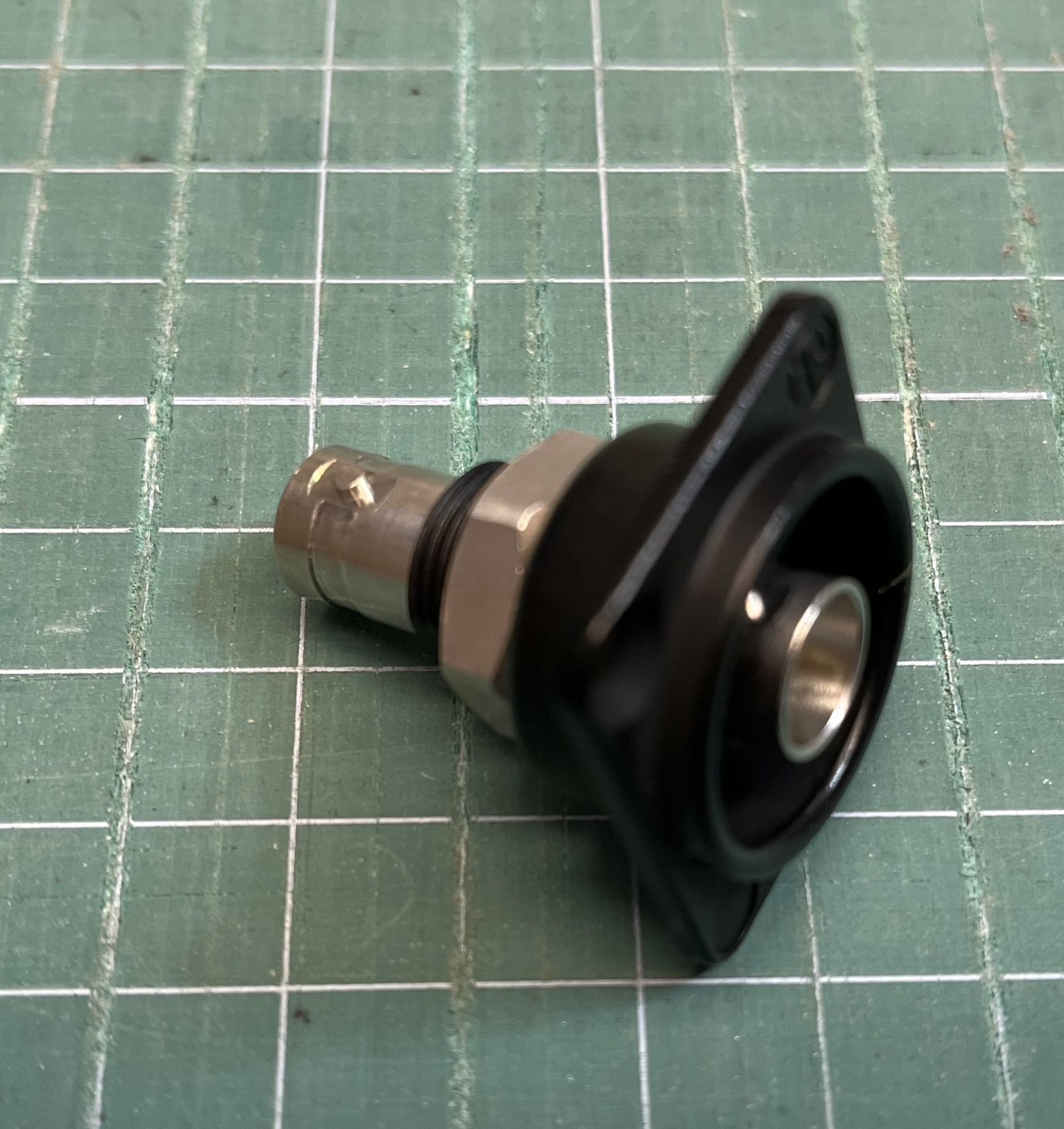 Bộ điều hợp BNC Neutrik D Series cho kết nối dễ dàng