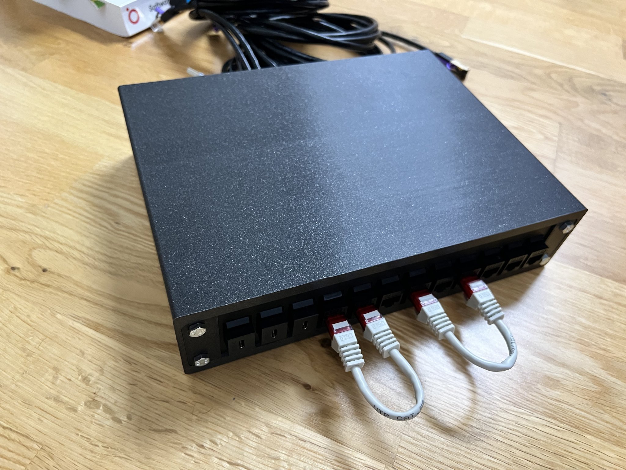 Bảng điều khiển kết nối cho giá nâng bàn làm việc