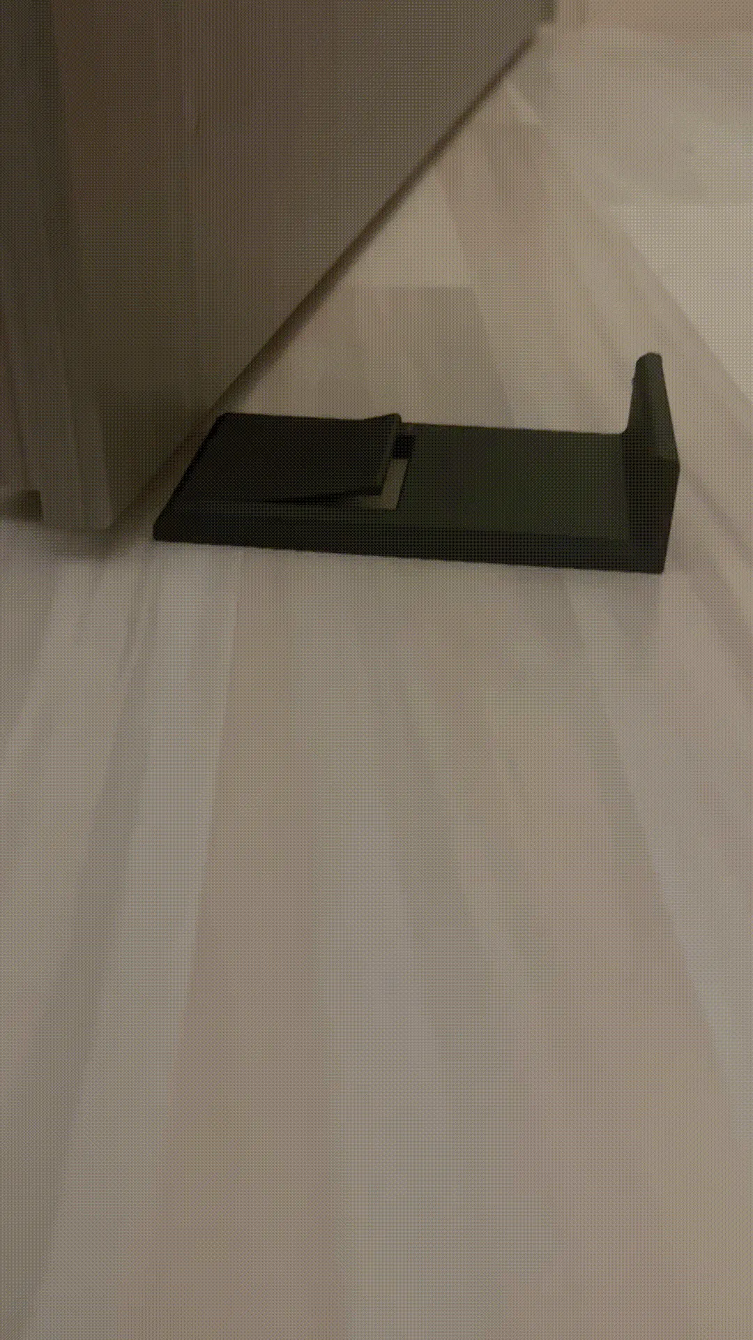 Chặn cửa có cơ chế khóa cho khe 6.5 mm