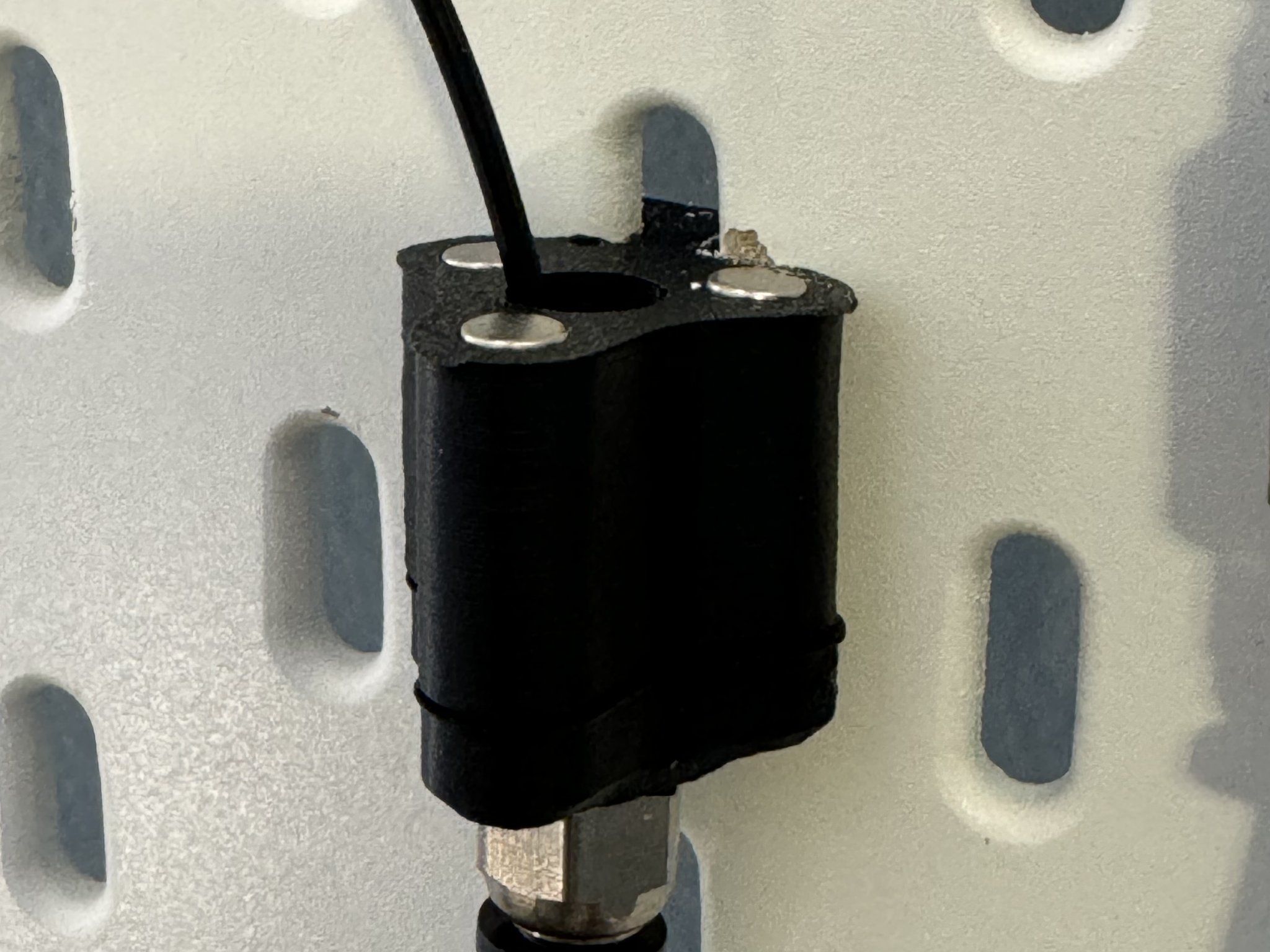 Kết nối qua IKEA SKÅDIS với nam châm 5x5mm