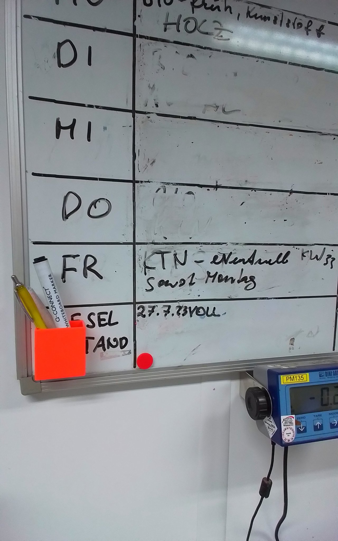 Giá đỡ bút từ tính cho bề mặt kim loại và bảng trắng