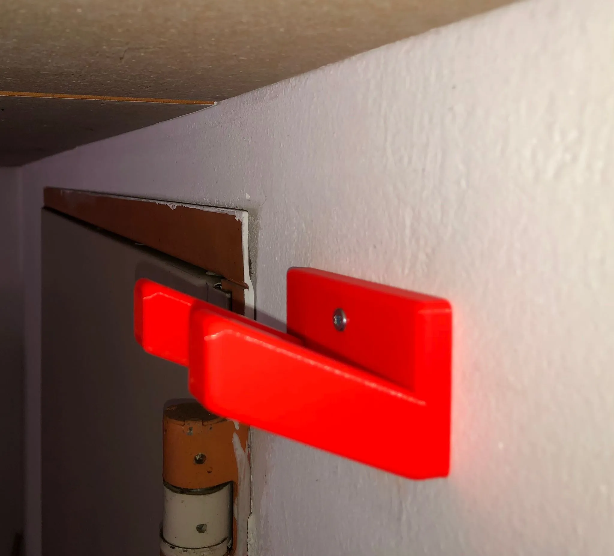 Giá đỡ cho chổi hút bụi ướt