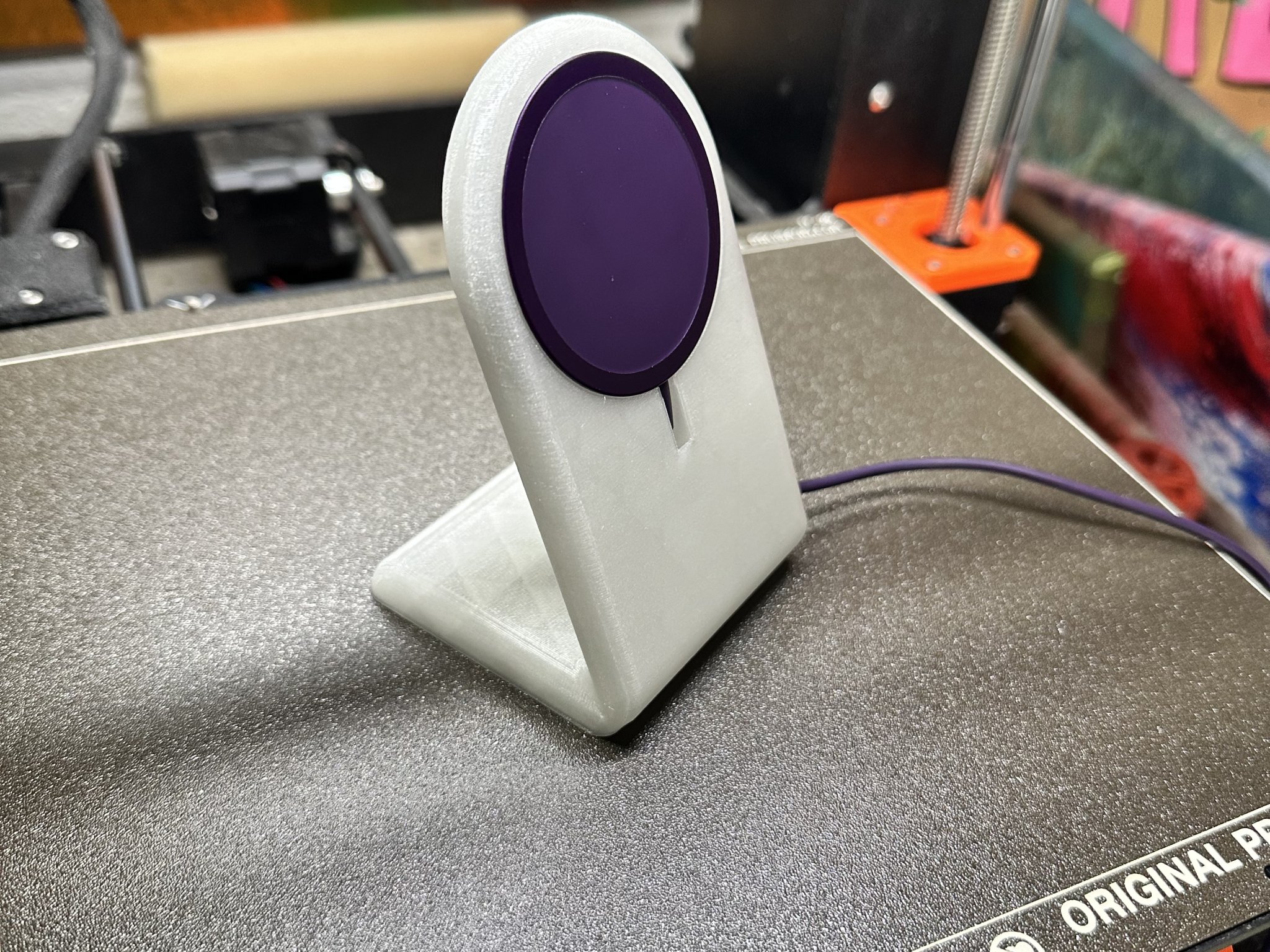 Giá đỡ sạc MagSafe đa năng cho iPhone