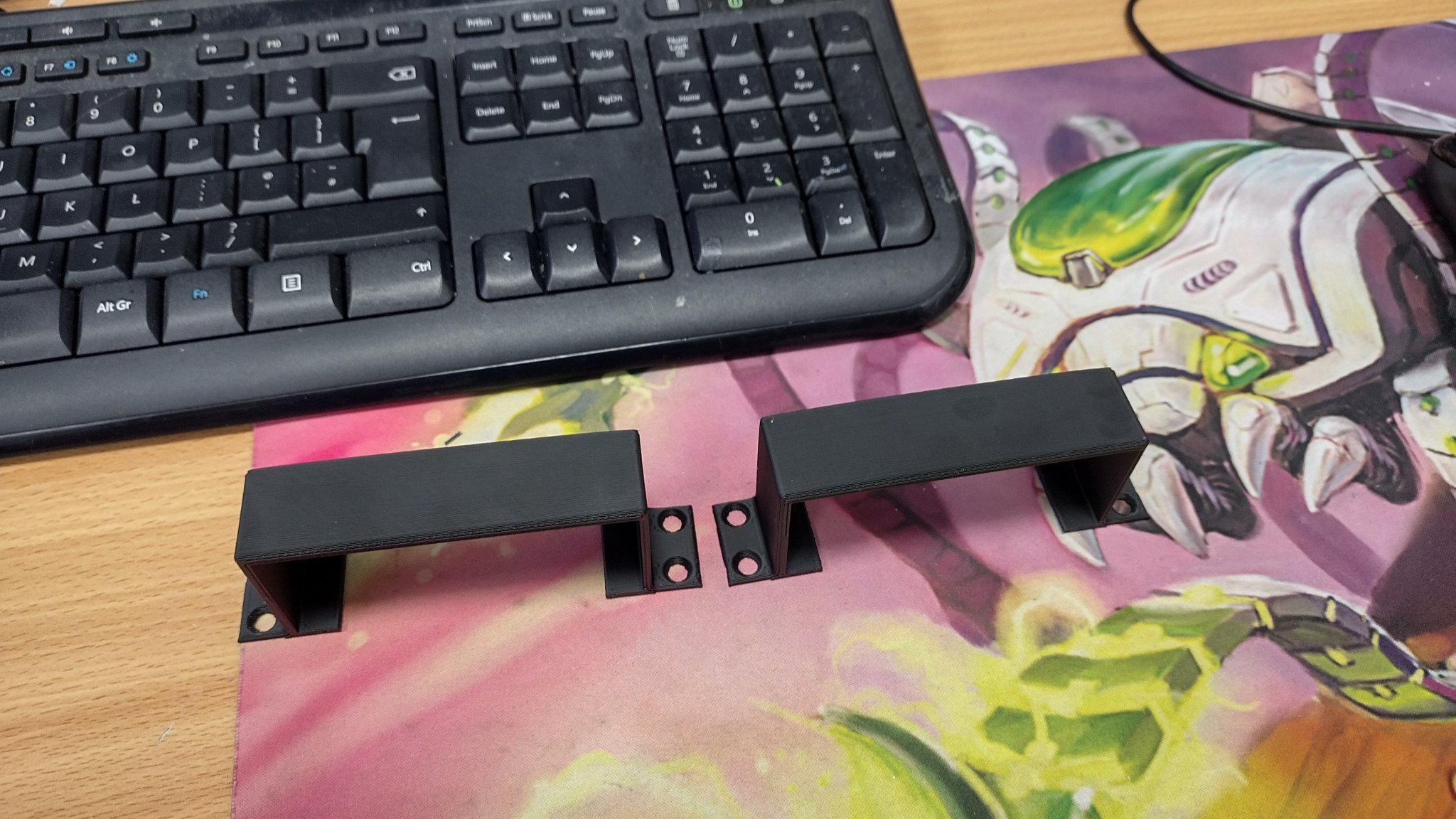 Giá đỡ gắn tường cho nguồn PSU fsp230-aaan3 của Tiertime Up300