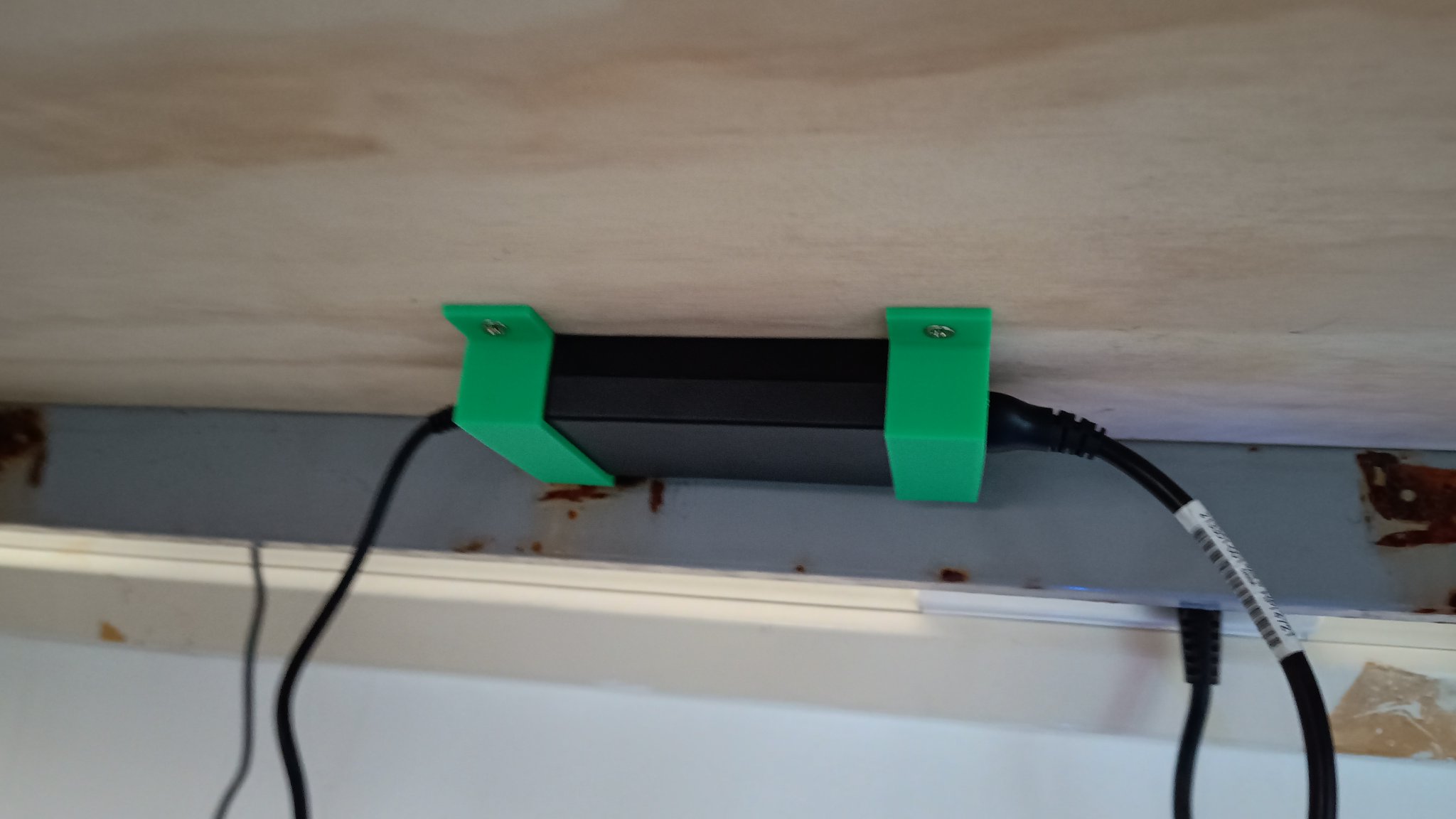 Giá đỡ gắn tường cho bộ sạc HP L41423-013