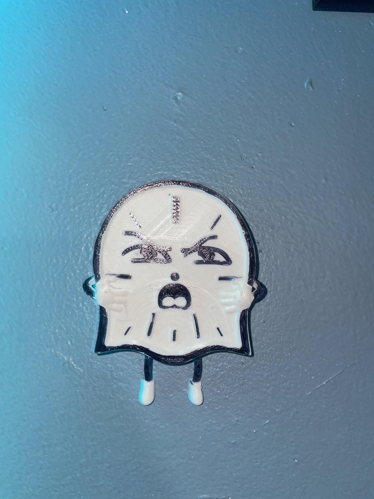 Giá đỡ tường Miss Minutes ma quái từ series Loki