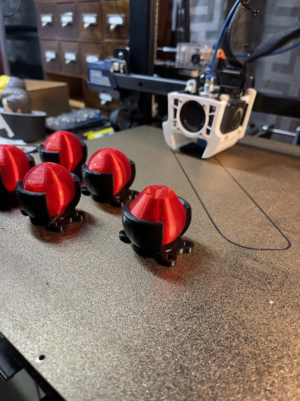 Thay thế chân bóng squash cho máy in 3D