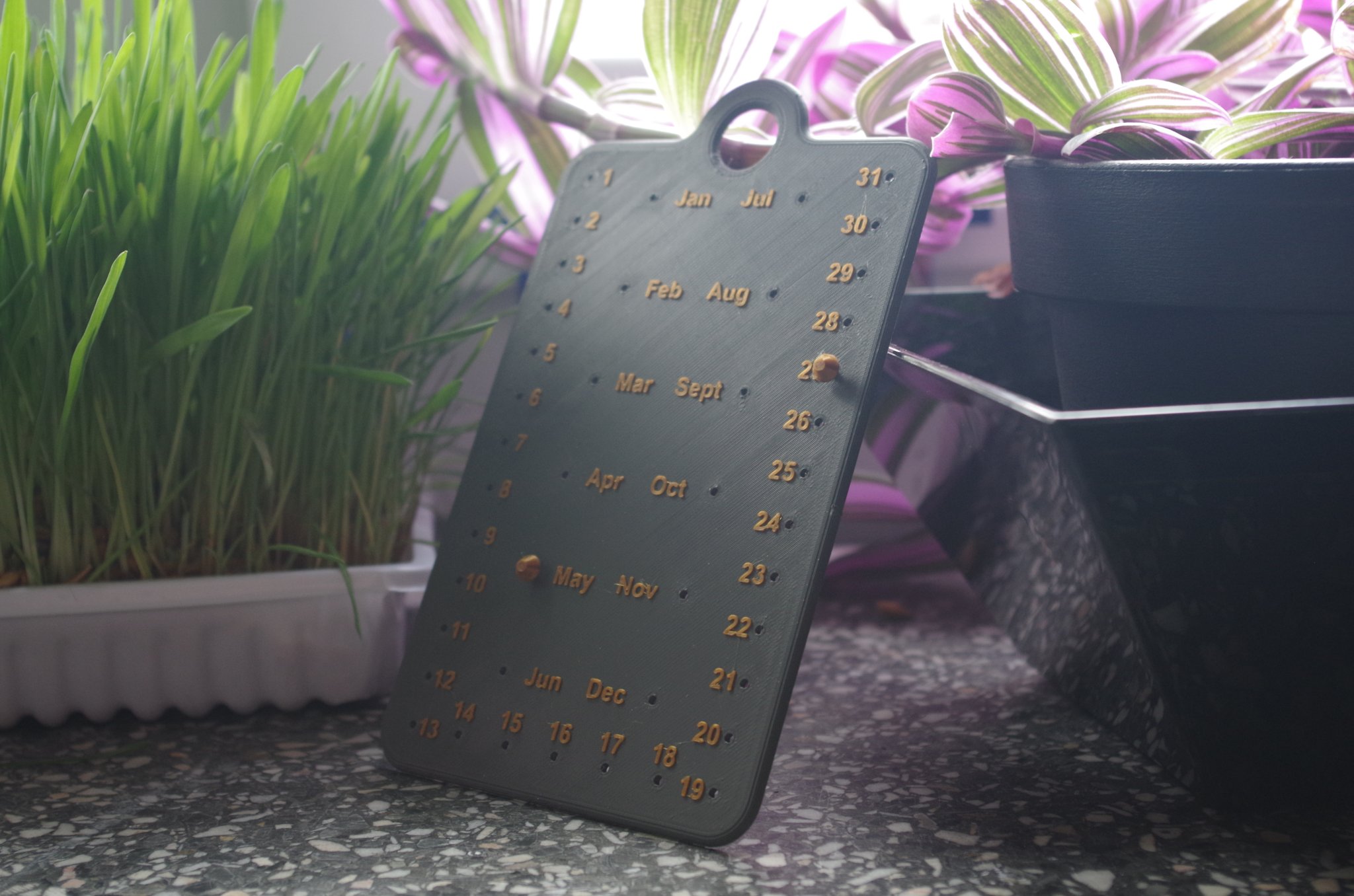 Lịch pin cổ điển dùng để nhắc nhở ngày quan trọng