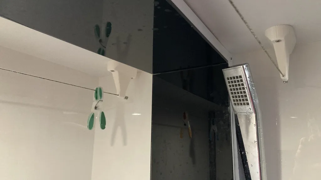 Giá đỡ dây vải treo trần cho xe RV