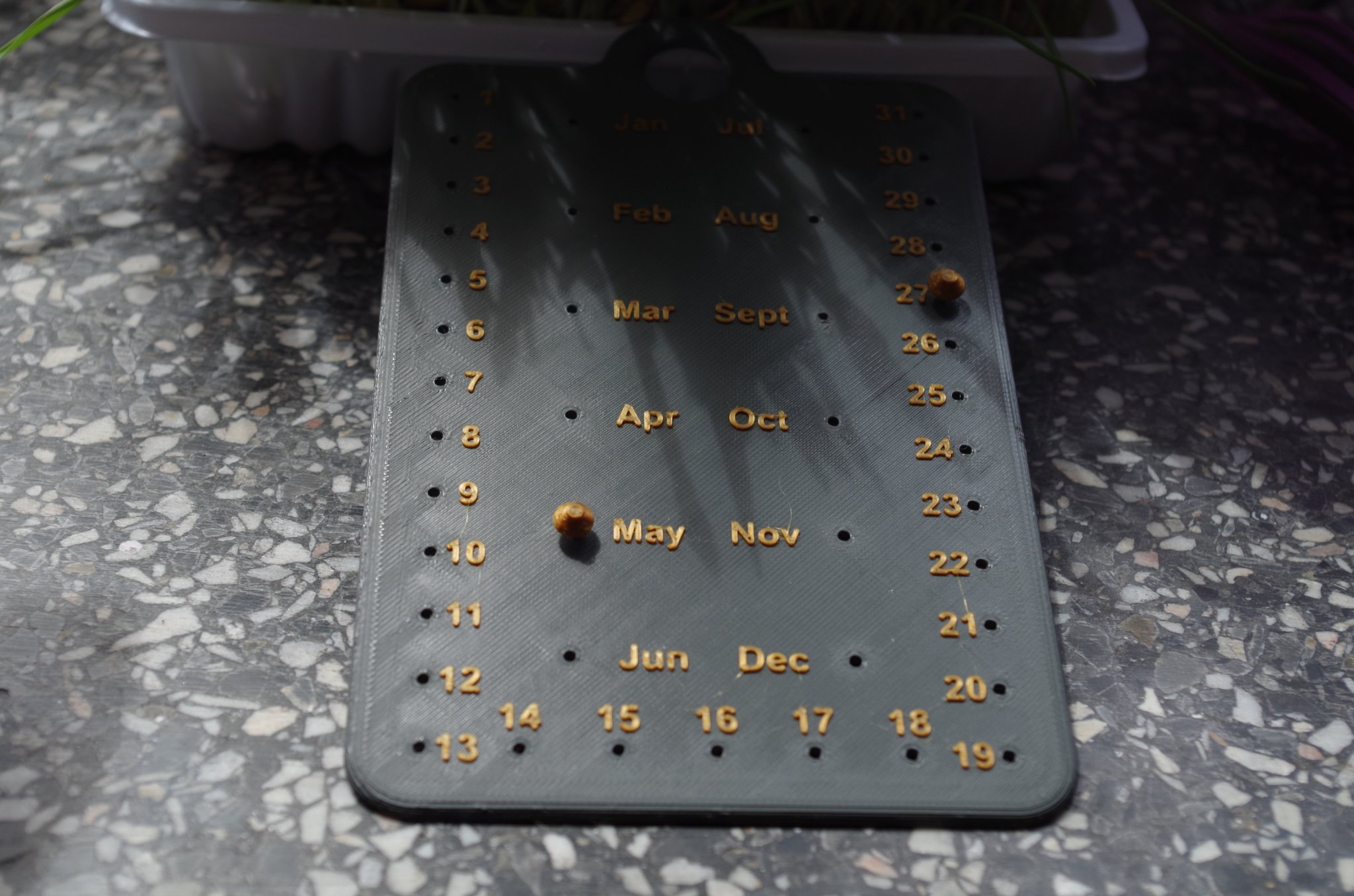 Lịch pin cổ điển dùng để nhắc nhở ngày quan trọng