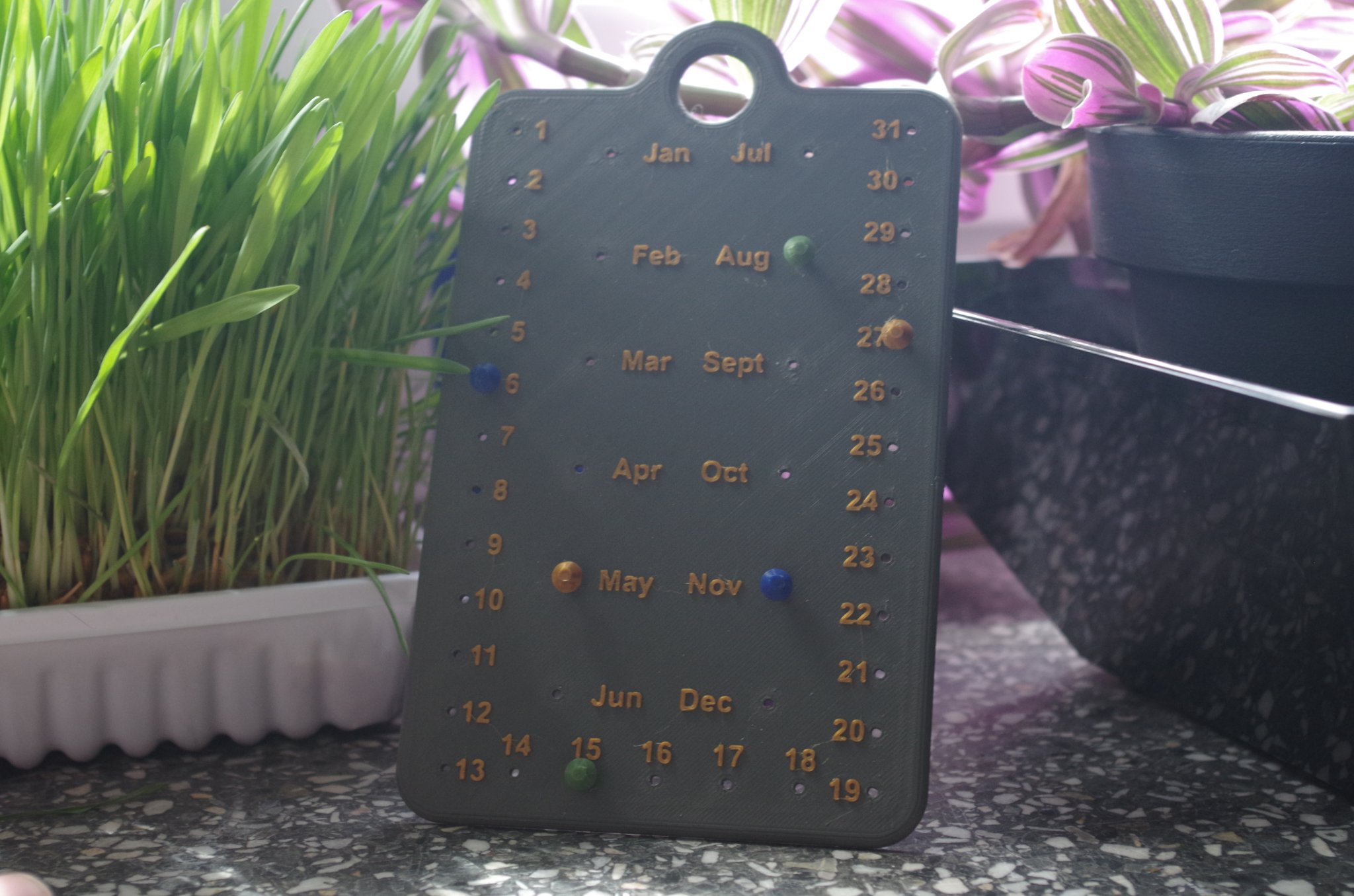 Lịch pin cổ điển dùng để nhắc nhở ngày quan trọng