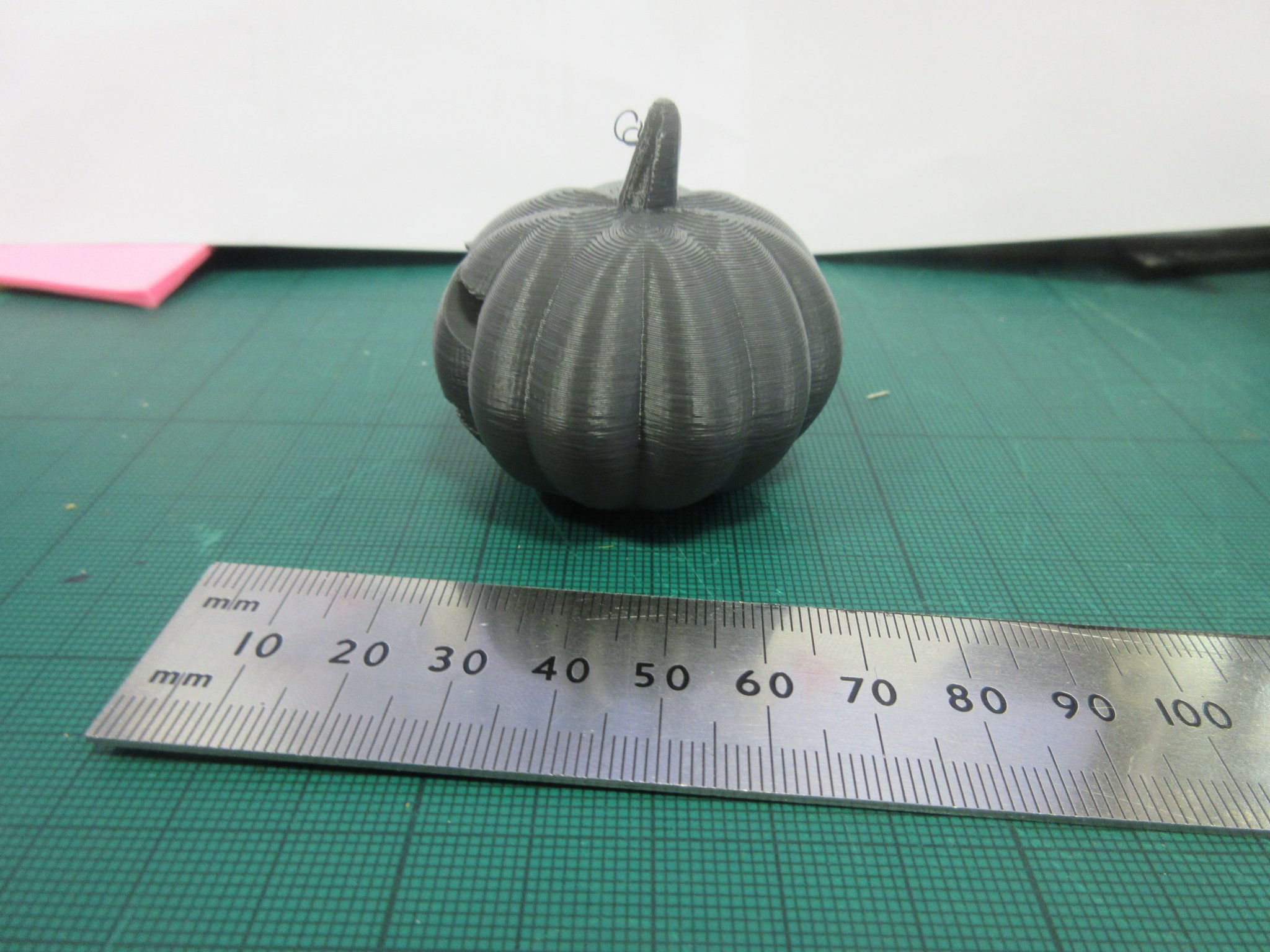 Cái Bầu Halloween Kêu Lách Tách