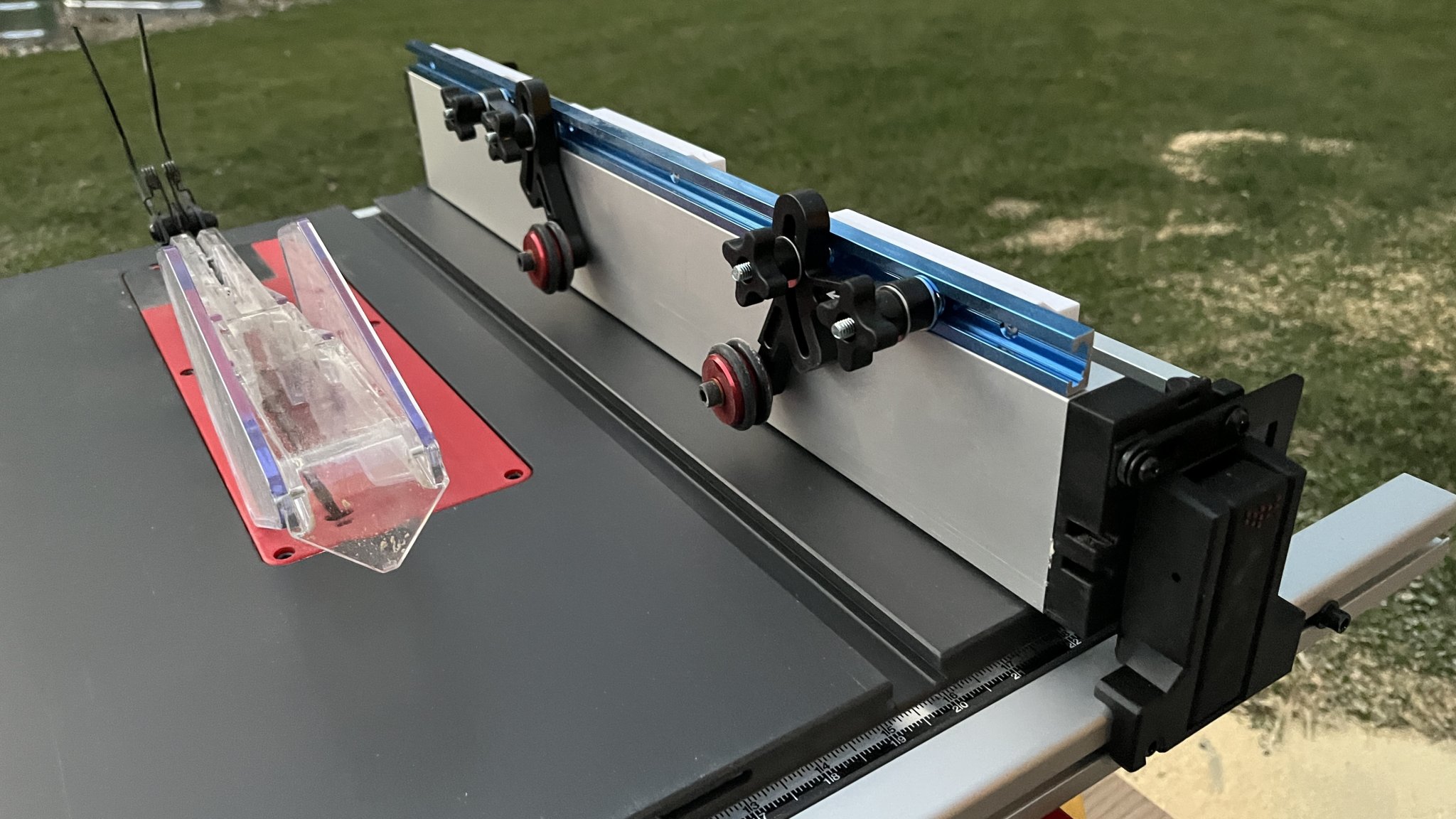 Giá đỡ t-track cho máy cưa bàn SawStop CTS