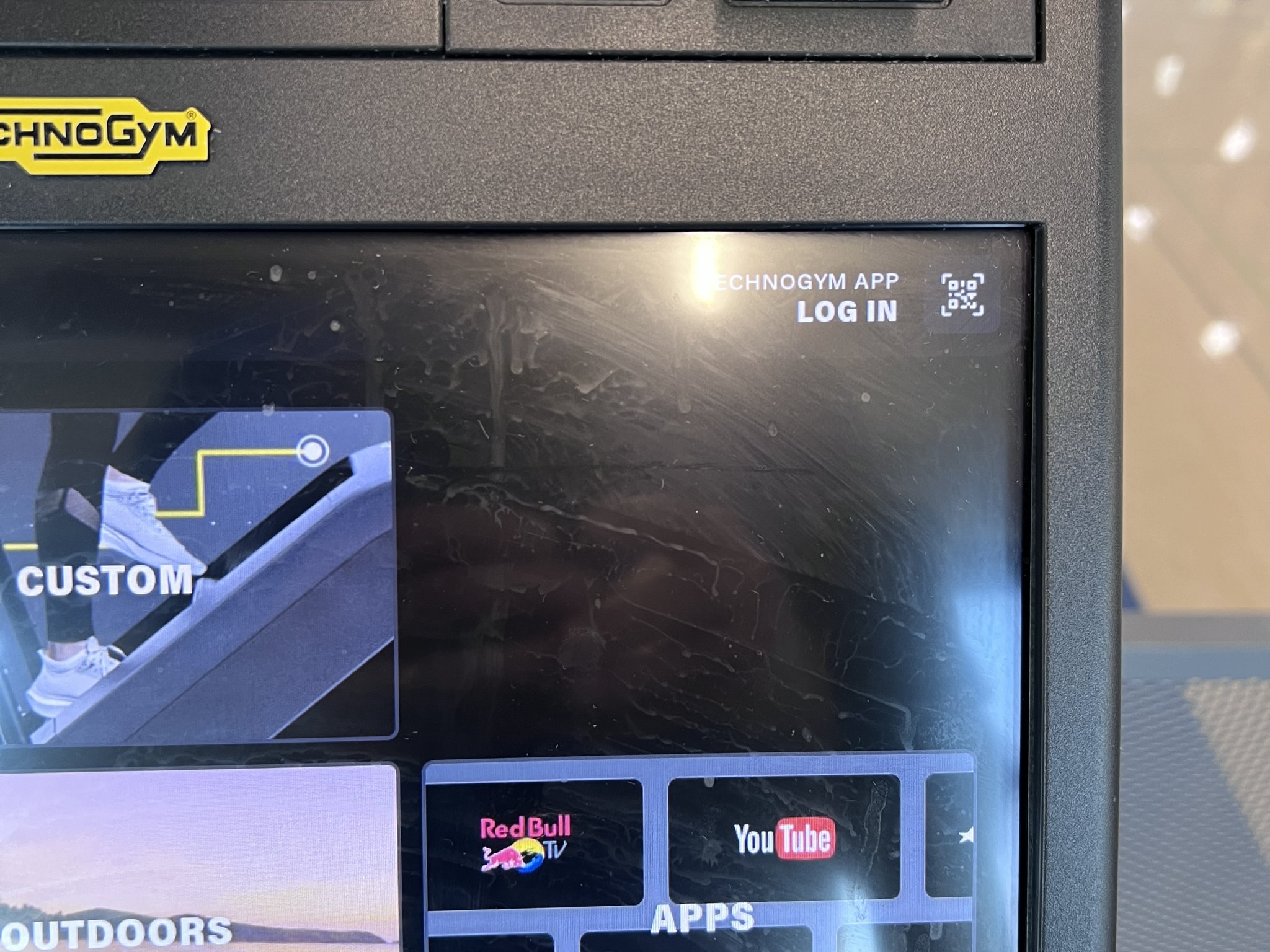 Giá đỡ điện thoại cho máy tập TechnoGym