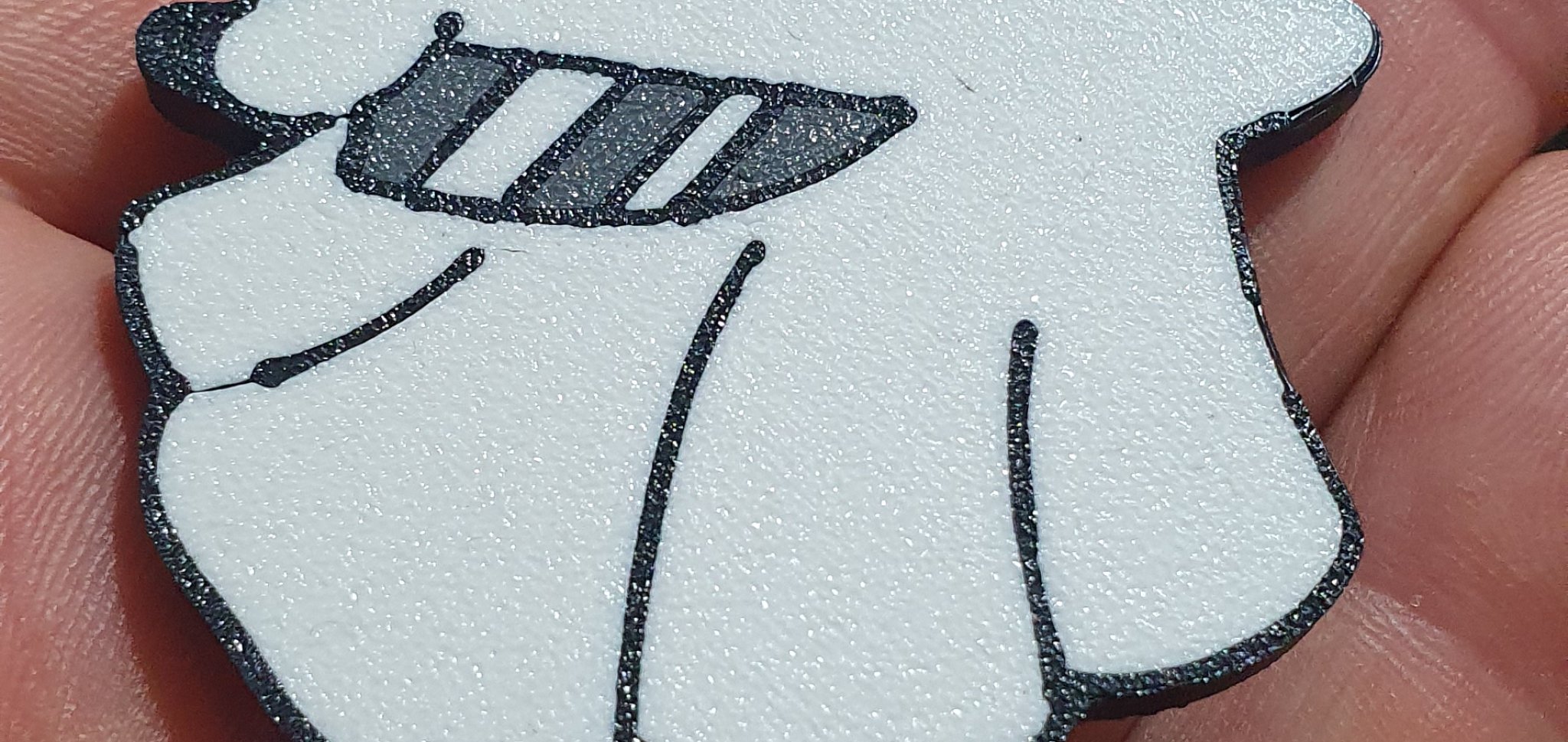 Móc khóa ma với dao sắc bén