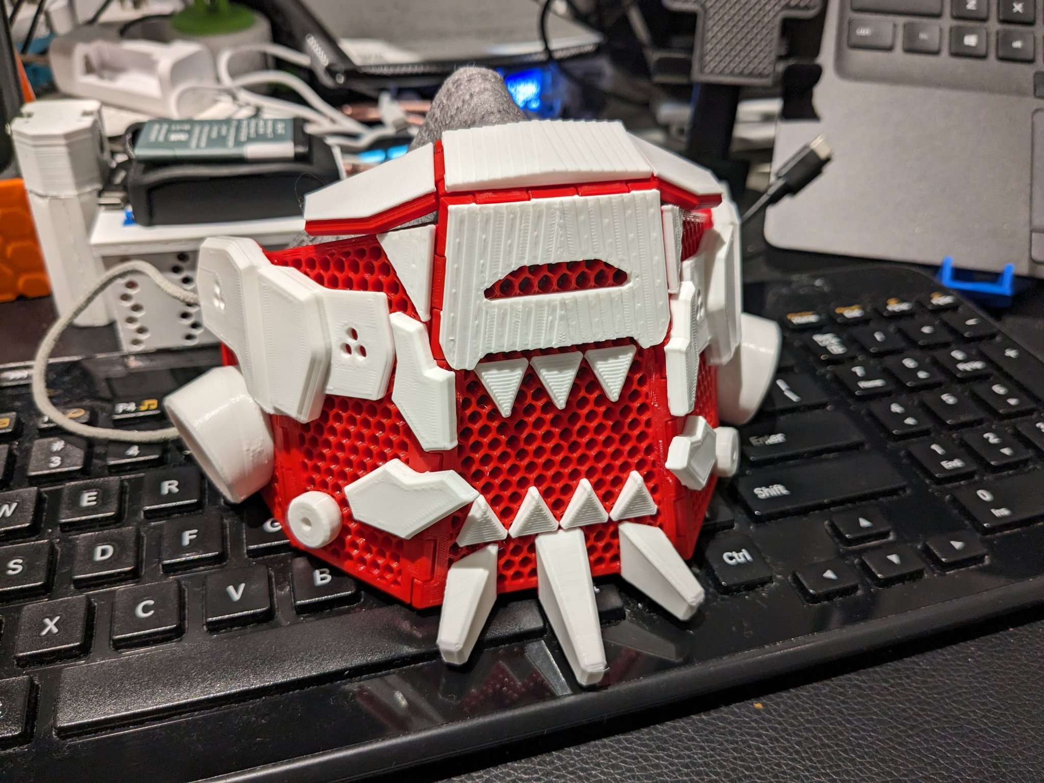 Mặt nạ Cyber Oni FFP2 in sẵn độc đáo