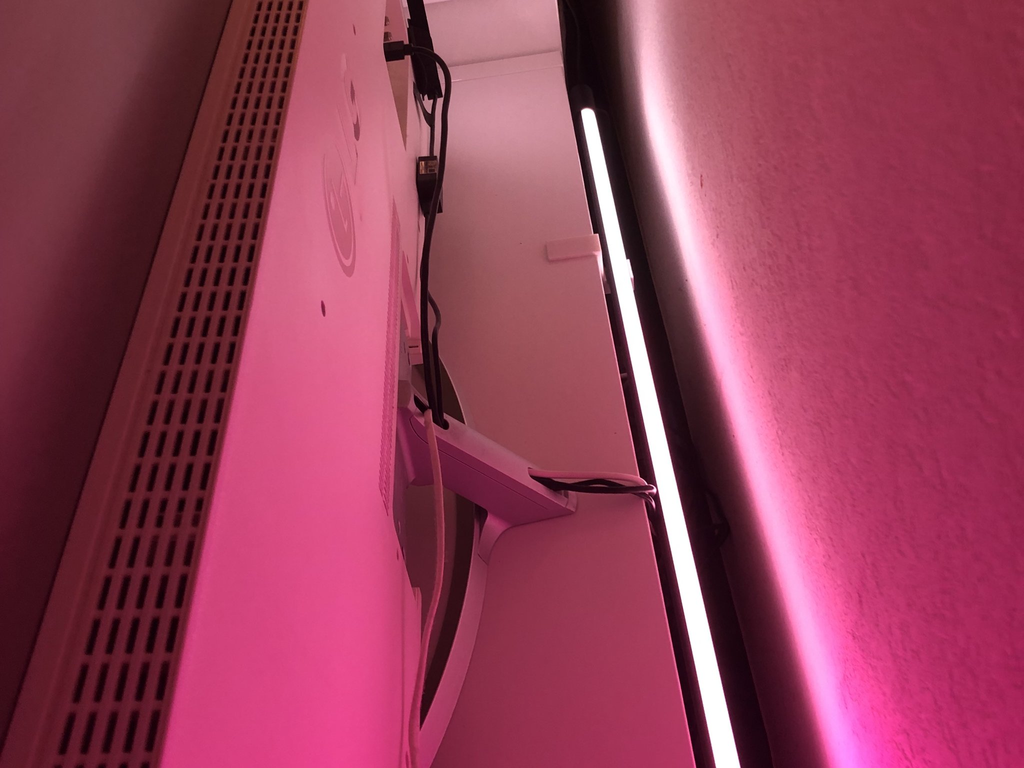 Giá đỡ đèn Philips Hue Gradient cho kệ Ikea Kallax