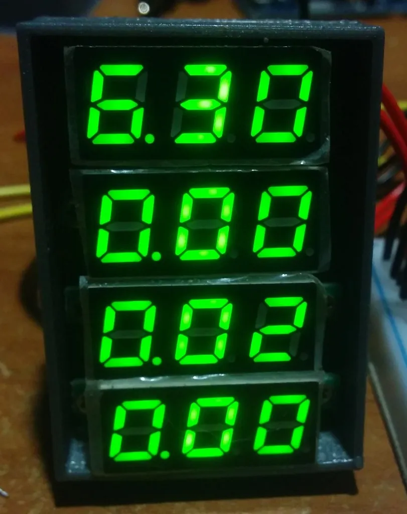 Giá đỡ LCD micro 4 khe với nắp bảo vệ