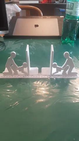 Giá đỡ sách hình dáng độc đáo với chủ đề tình dục