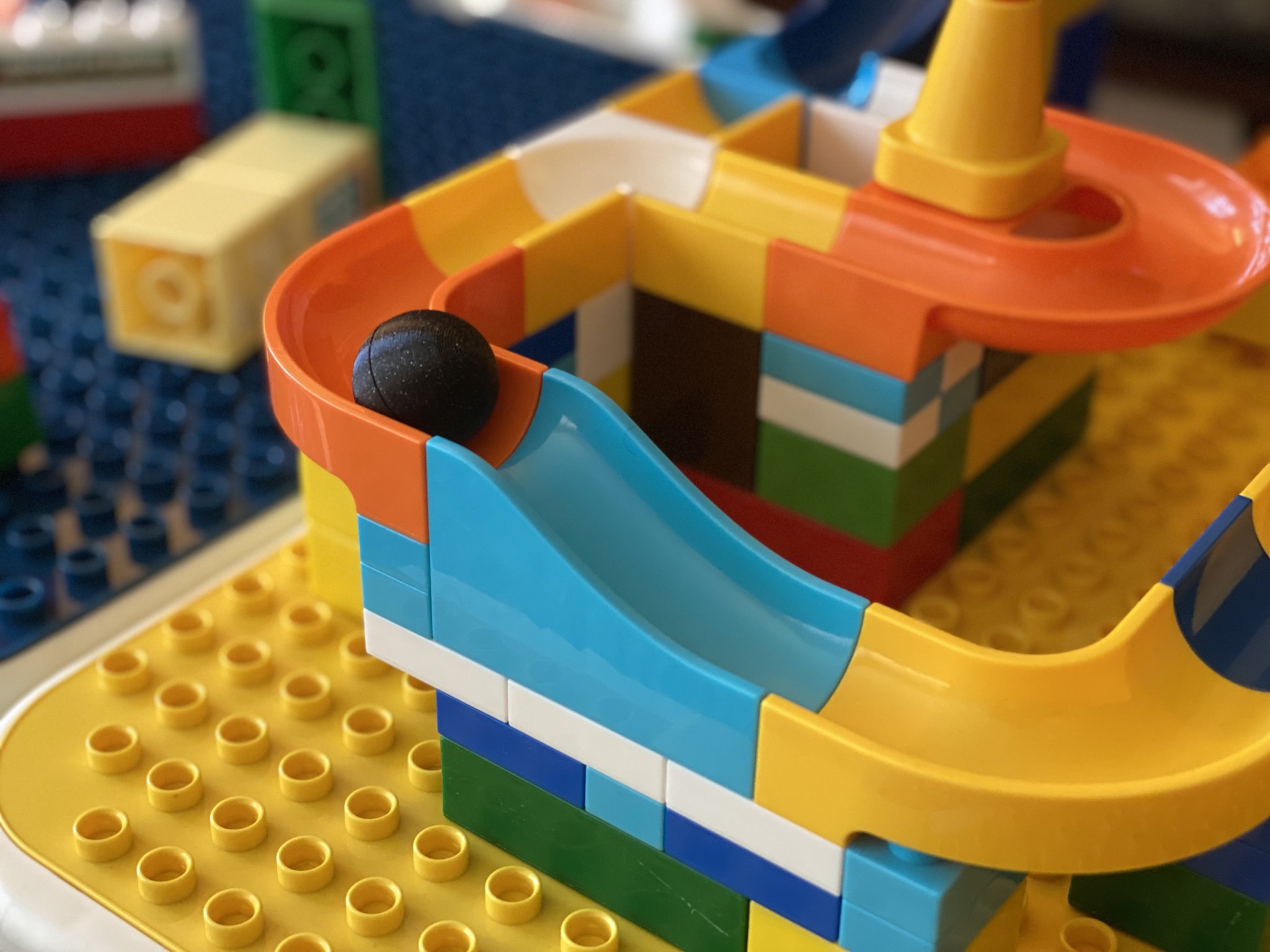 Quả cầu chạy bi bằng đá cẩm thạch hai phần