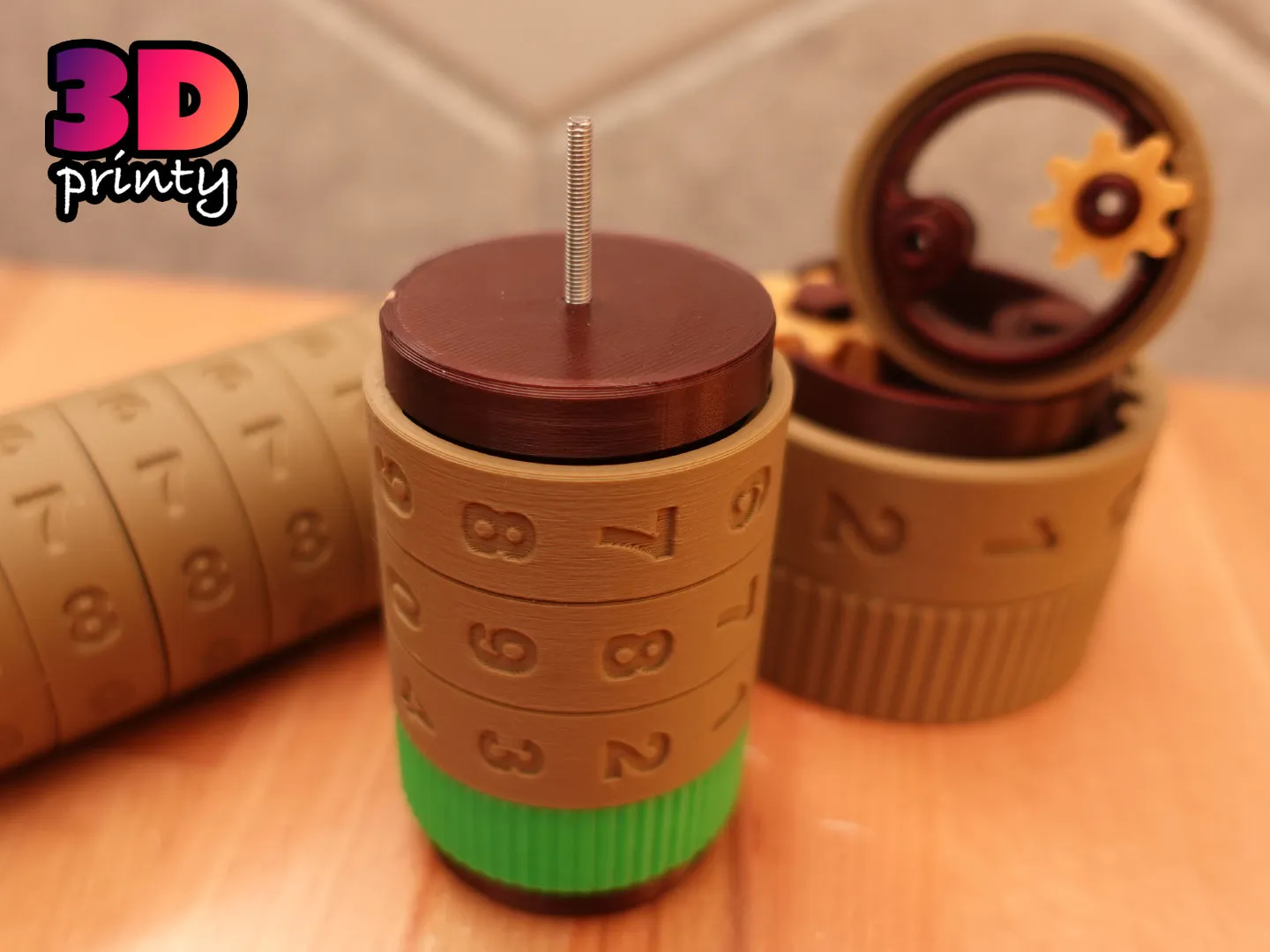 Nguyên mẫu đồng hồ cơ khí với cơ cấu bánh răng ẩn