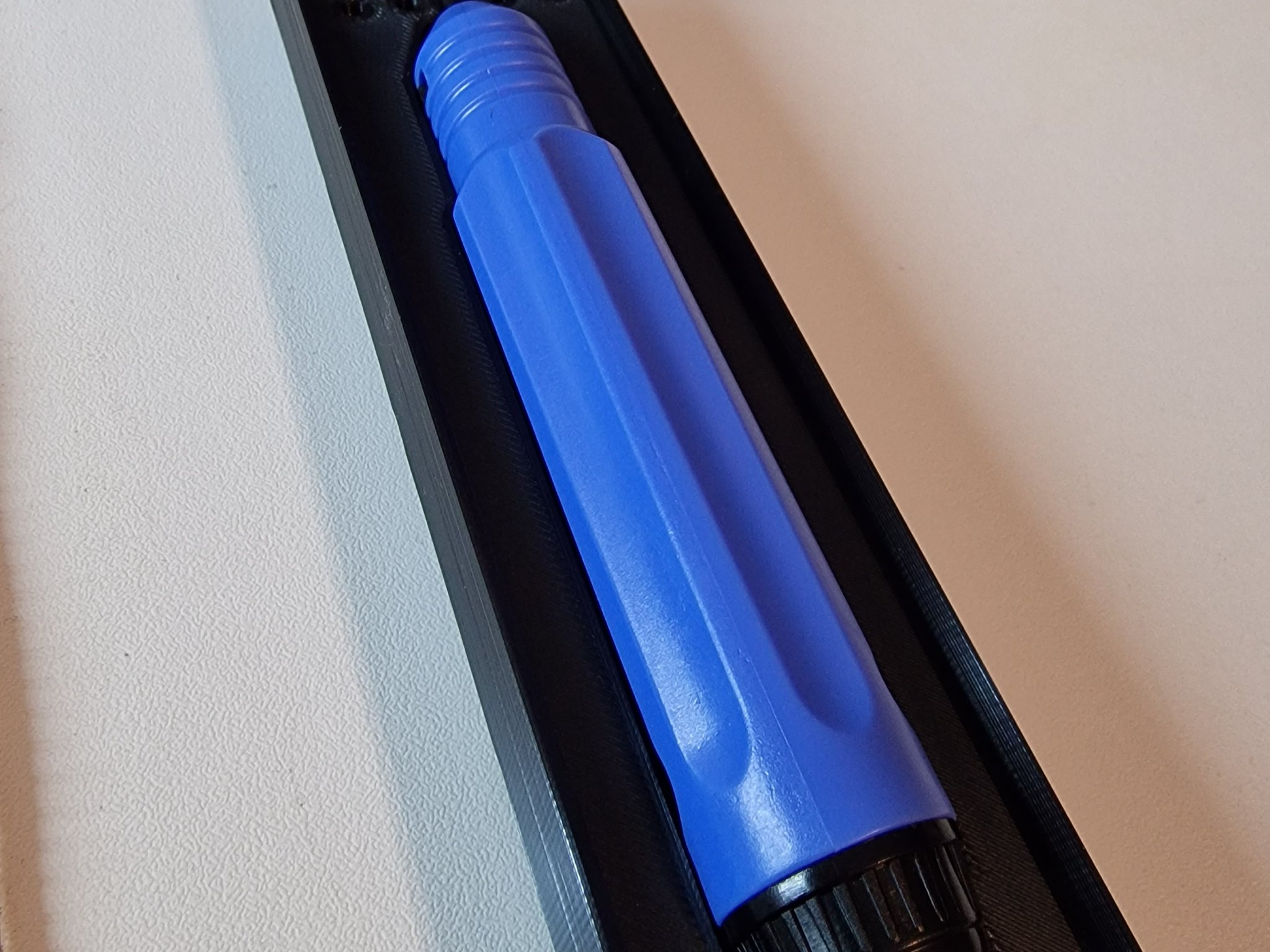 Công cụ từ tính để loại bỏ bavia Gridfinity